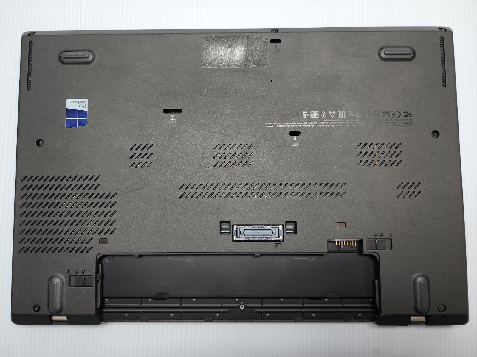 LENOVO T460 14in I5 BROKEN SCREEN AS IS NO HDD/BATTERY #N3