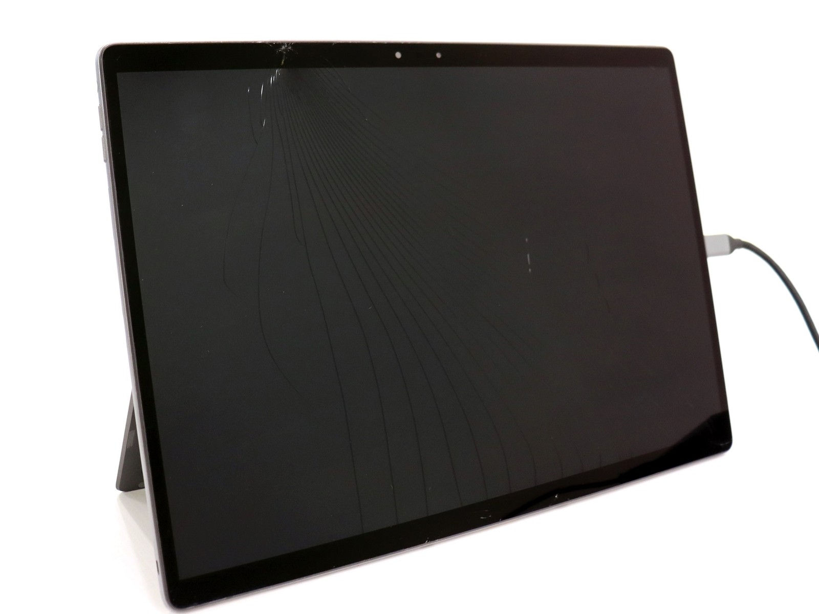 Dell Latitude 7320 Detachable I5-1140G7 16G RAM 256G NVMe W11P – Cracked Screen