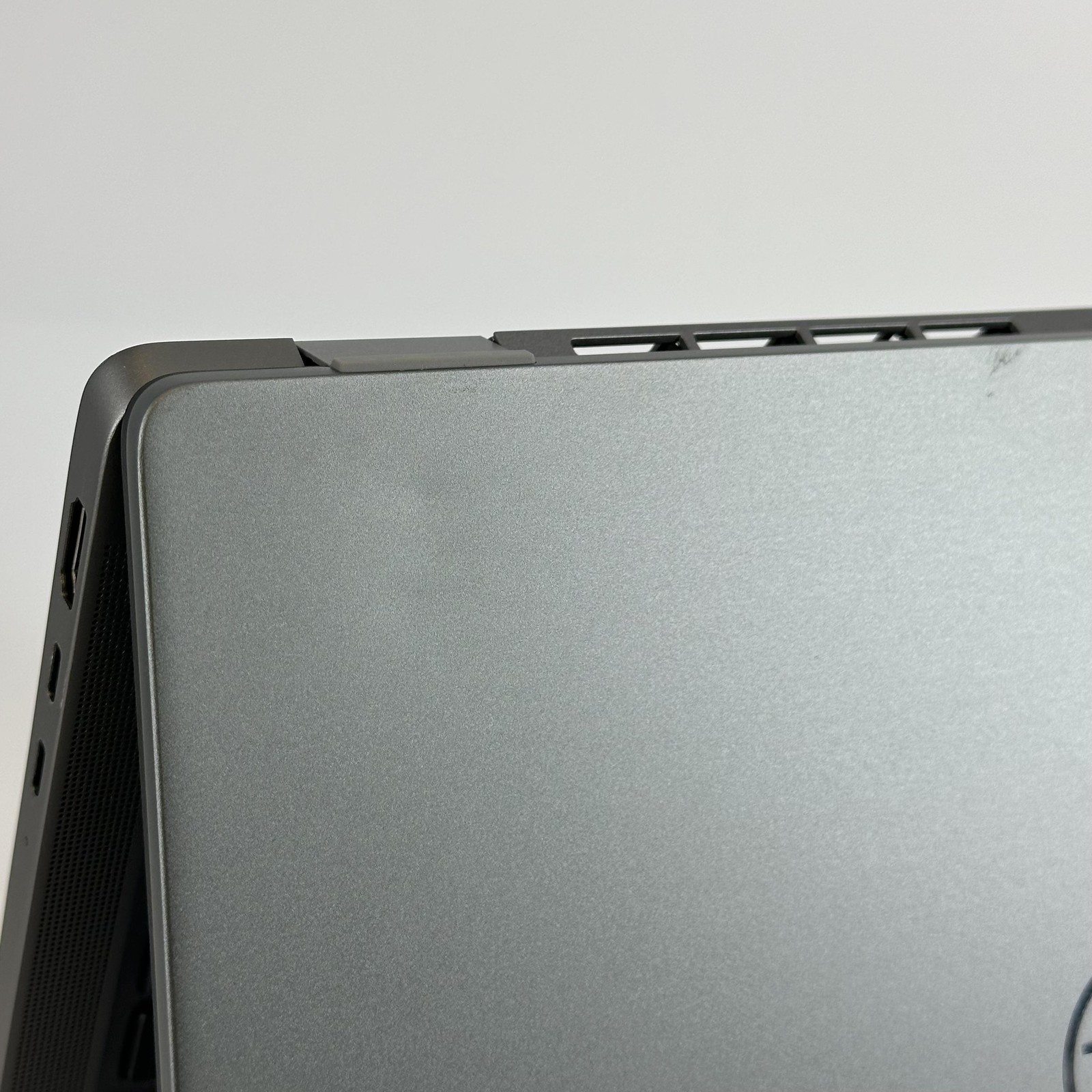 Dell Latitude 7440 14 Gray QHD+ TOUCH 1.9 GHz i7-1370P 32GB 256GB SSD Good
