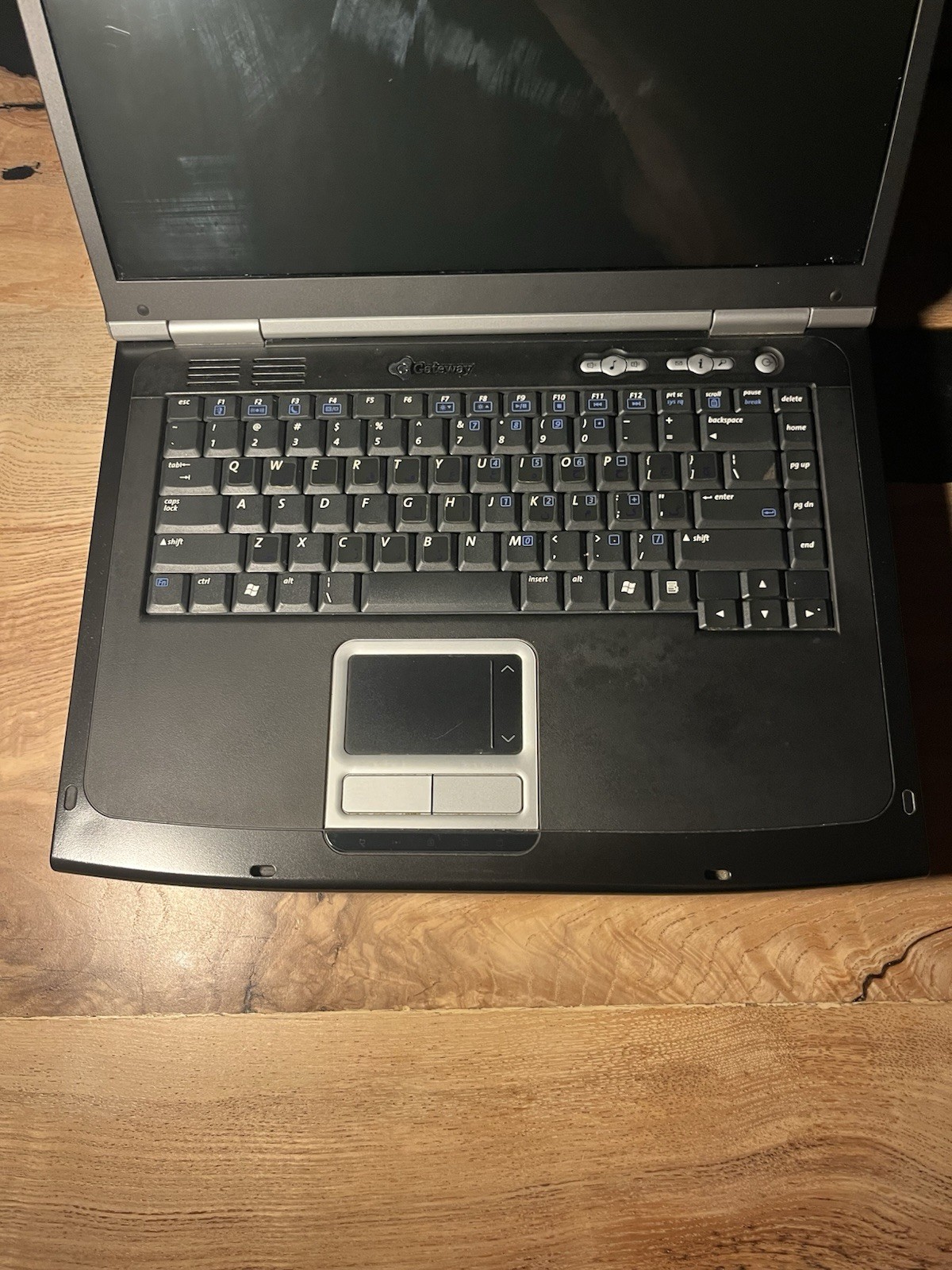 Gateway 7426GX Laptop AMD Athlon 64 3700+ 1GB RAM 100GB HDD Windows XP