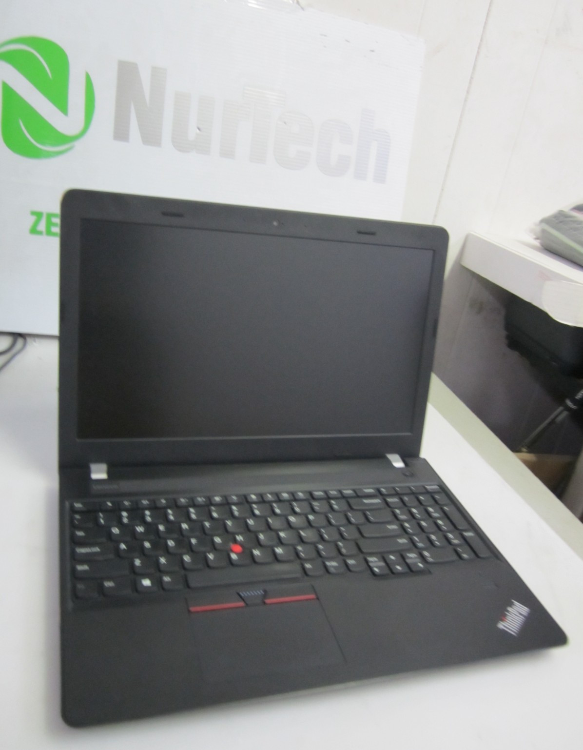 Lenovo ThinkPad E570 15.6″ i5 7200U 2.50GHZ 8GB 500GB Laptop w/ AC NO OS