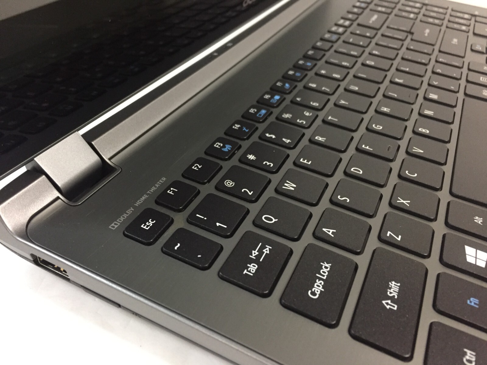 Acer Aspire V5-552P-X617 15.6″ Touch Laptop/AMD A10-5757M/6GB RAM/750GB HDD/W10H