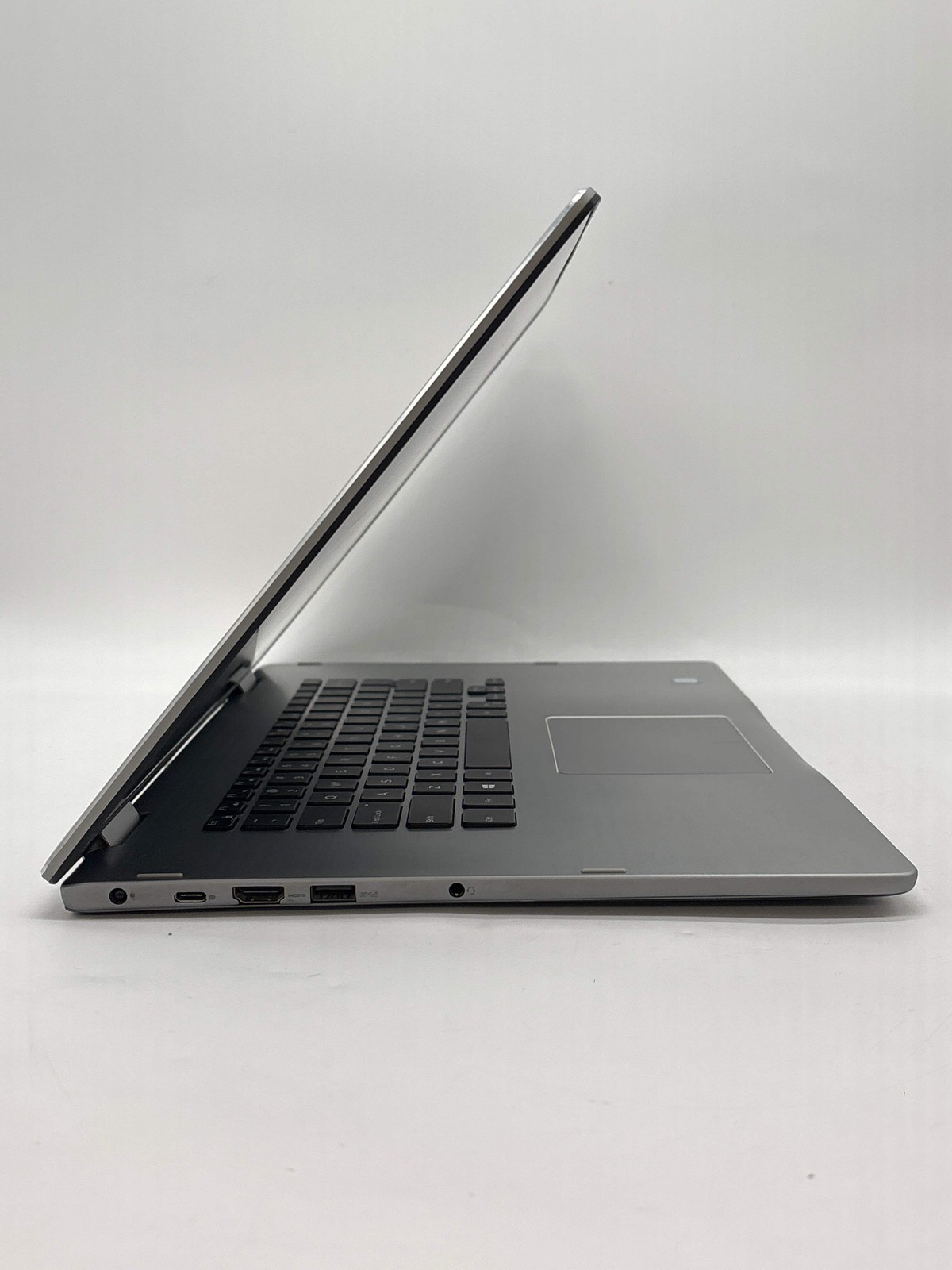 Dell Inspiron 15 7579 i7-7500U 16GB RAM 512GB SSD – Bad Display