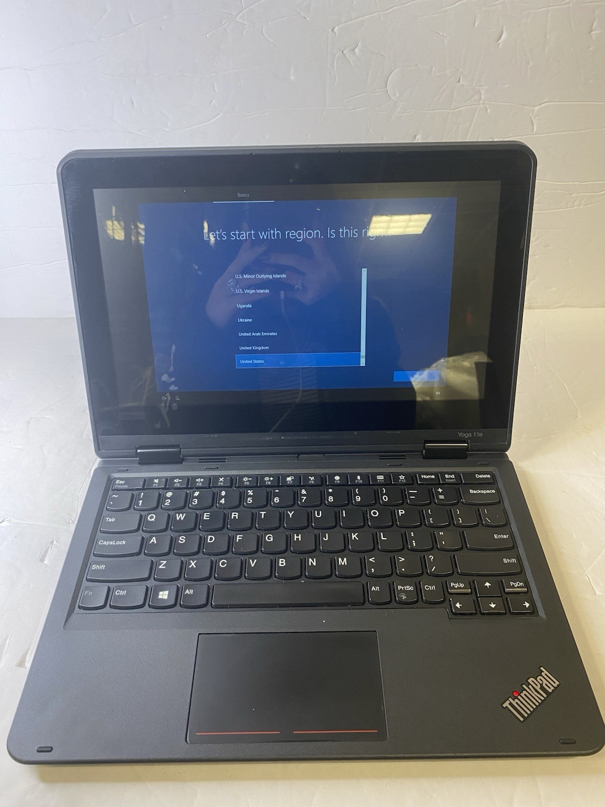 Lenovo ThinkPad Yoga 11e 11.6in 2 in 1 flip TouchScreen Windows 10