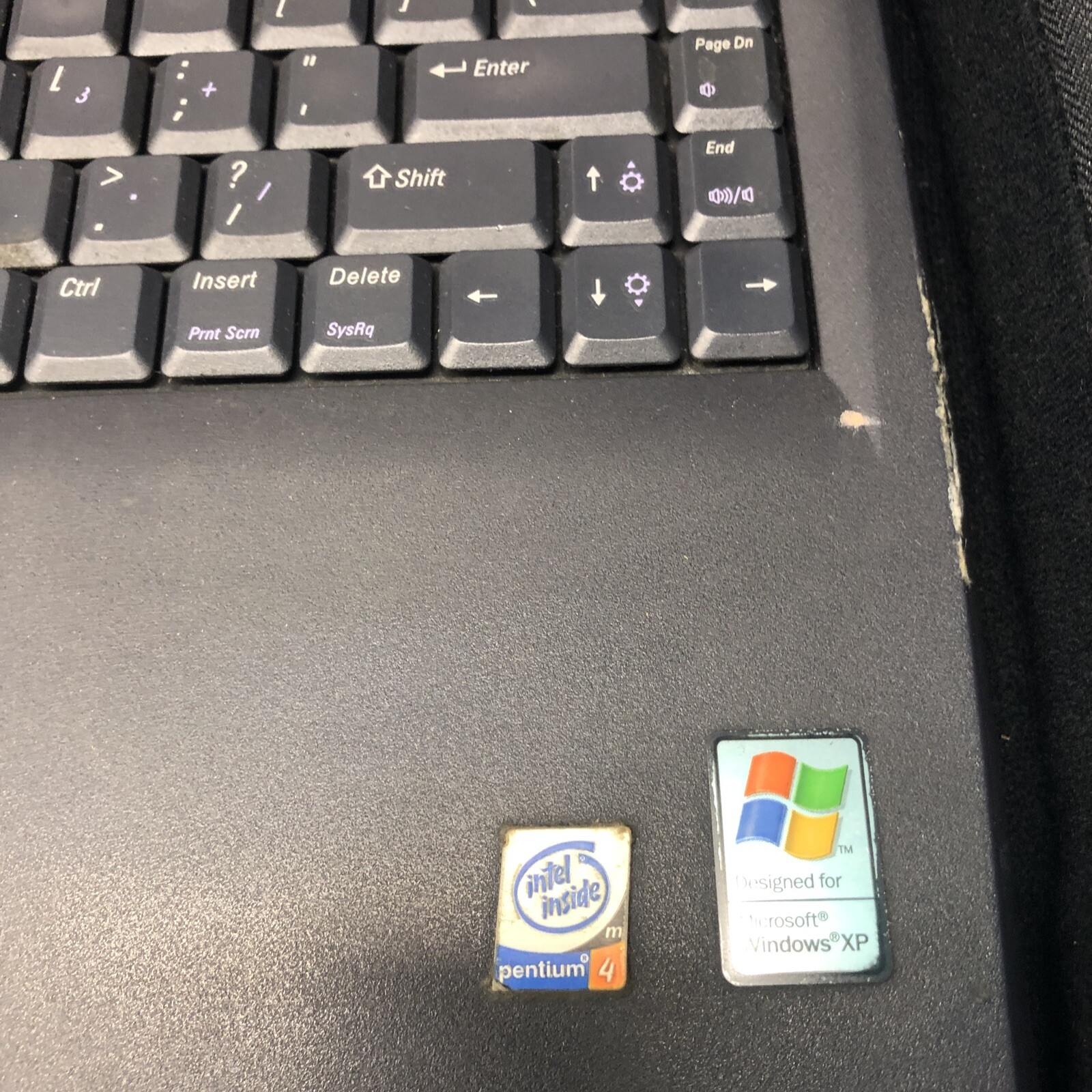 Dell inspirion 2650 laptop with bag and charger Pentium FOR parts