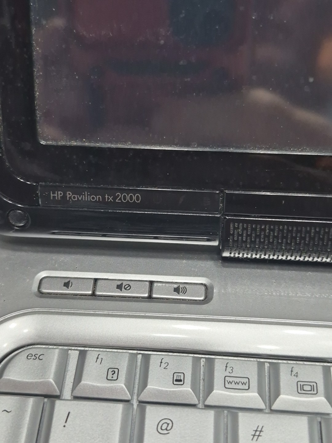 HP Pavilion 2000 *TURNS ON For A Second No Cord