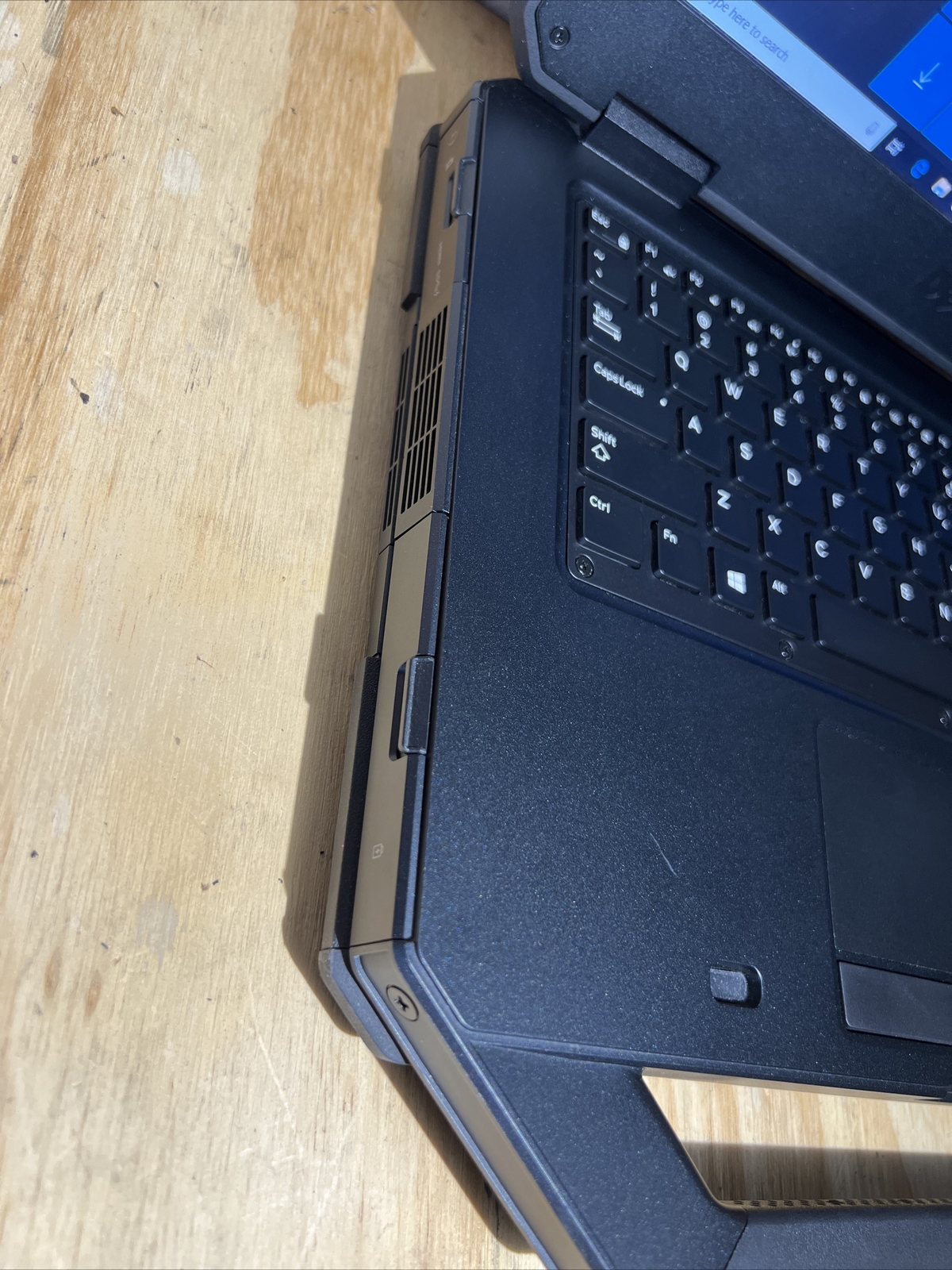 CAMERA Dell Latitude14 Rugged 5404 i7-4650U 1.7ghz 12GB RAM 256SSD NOTouch W10P