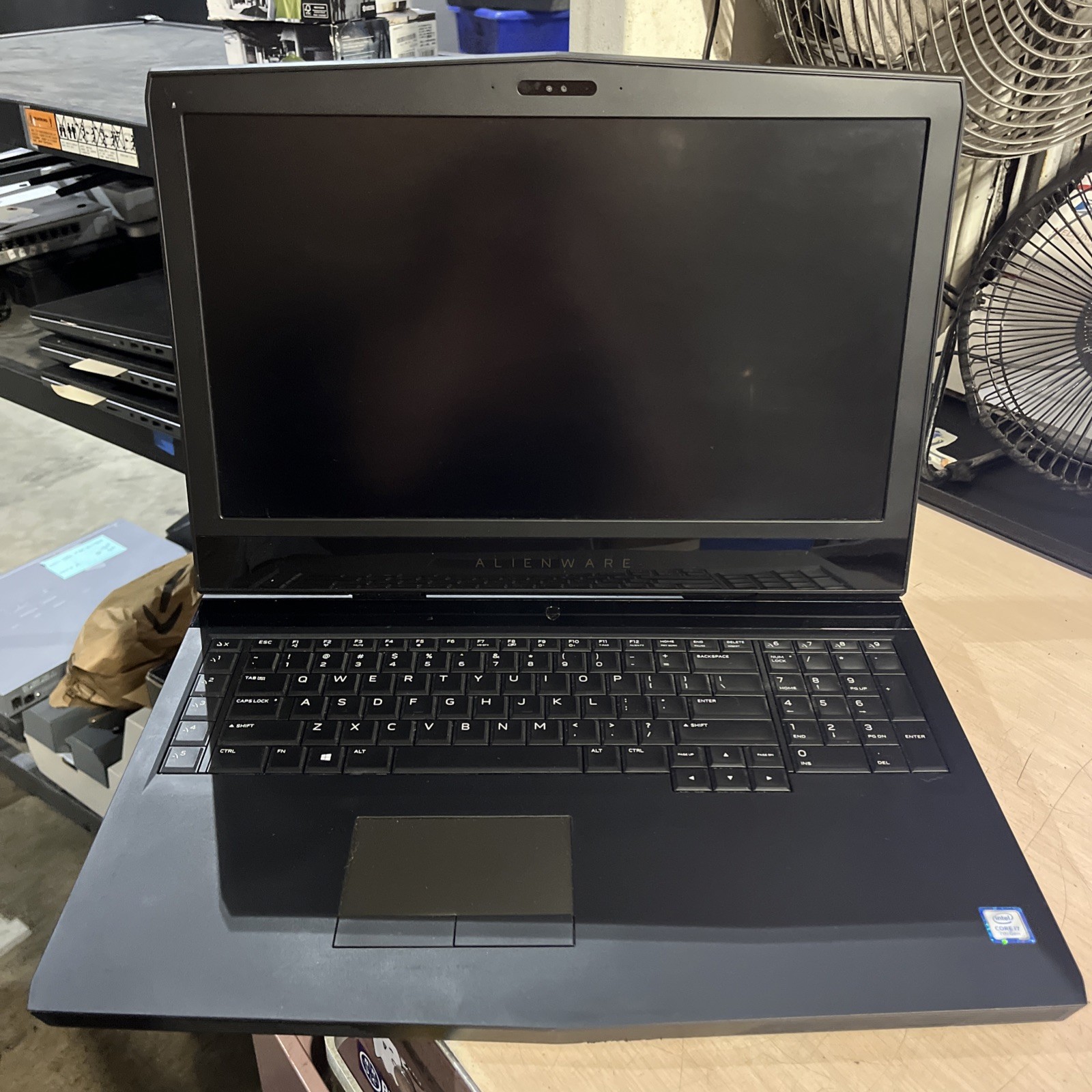 ALIENWARE 17 R4 INTEL CORE I7-7700HQ 2.80GHZ 8GB RAM NO HD