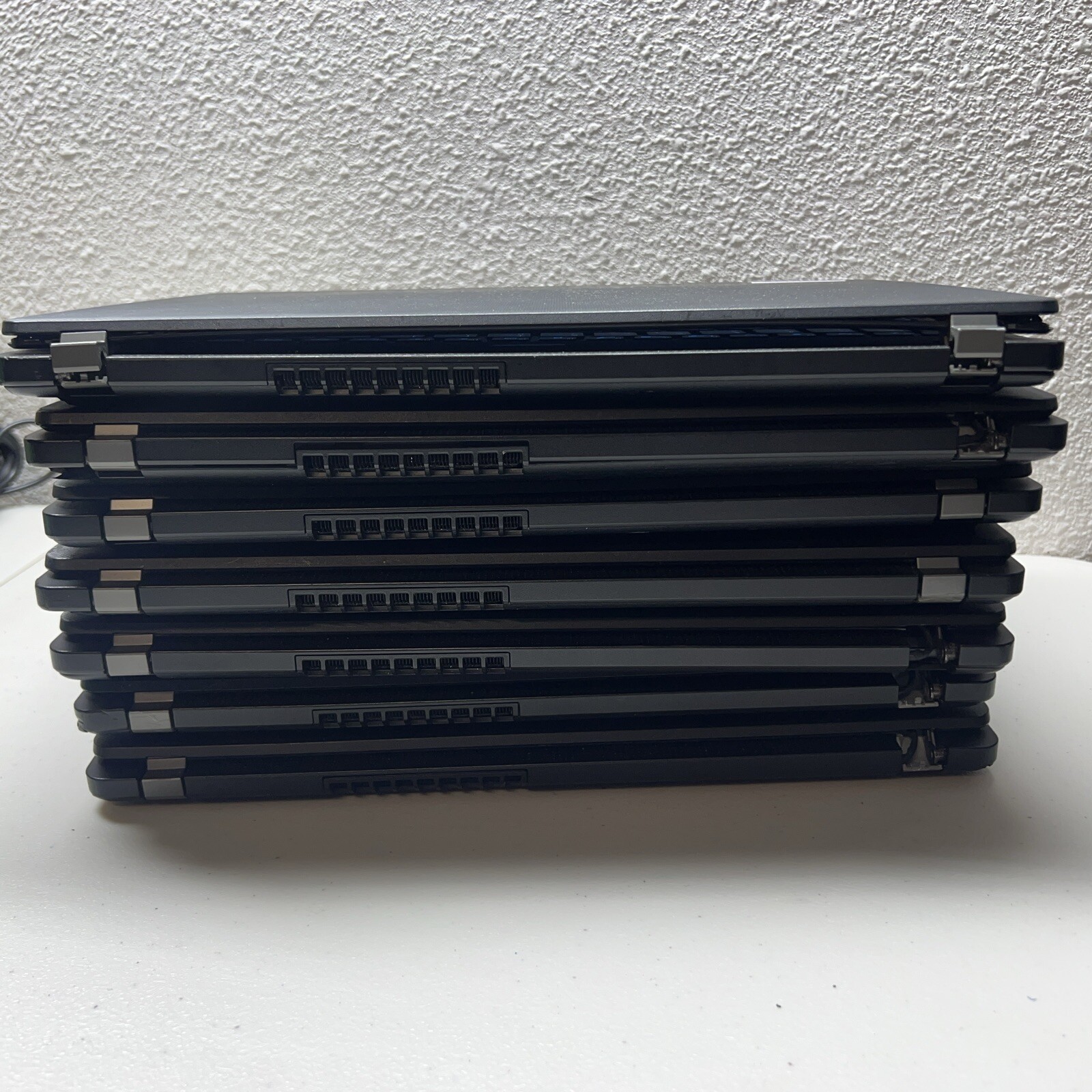 Lot Of 7 Acer TravelMate P214 i5-1135G7 2.40GHz NO RAM NO HDD .BROKEN