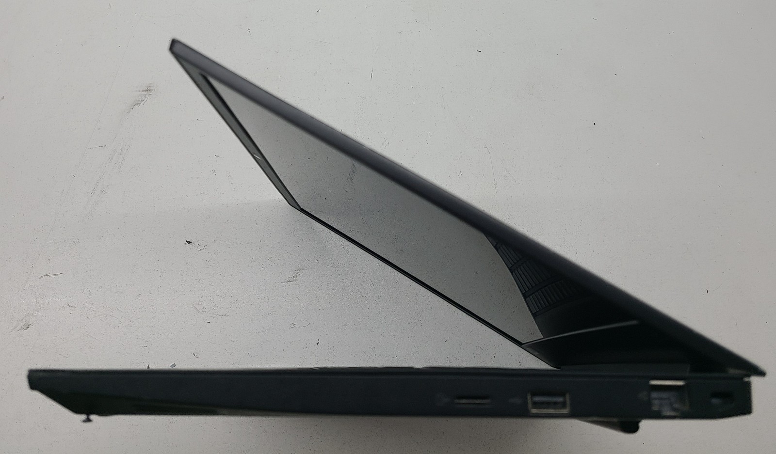 Lenovo ThinkPad E580 15.6″ Laptop Intel Core i5 8th Gen NO RAM/HD/OS/POWER (FL)