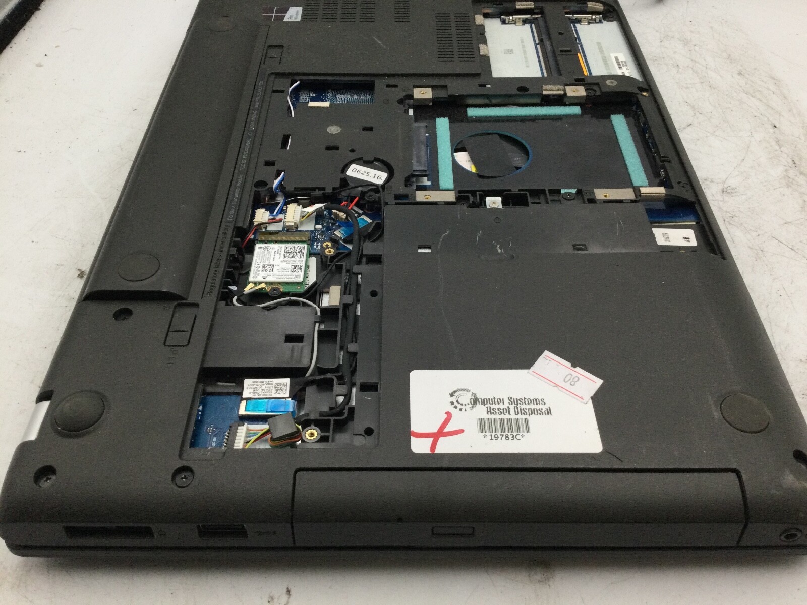 LENOVO THINKPAD E560 – FOR PARTS – INTEL CORE I5 – NO RAM – READ DESCRIPTION -BB