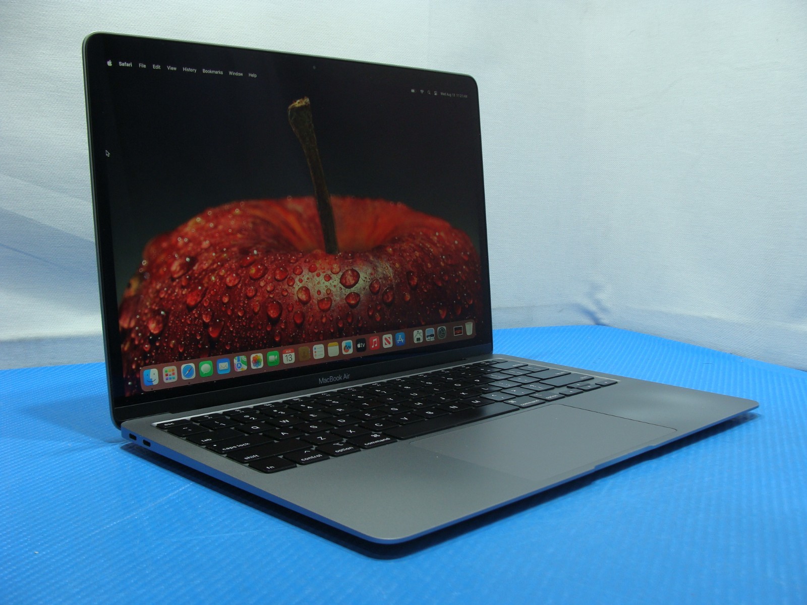 Apple MacBook Air 13.3″ A2179 2020 i5-1030NG7 1.1GHz 16GB 256GB Sequoia MVH2LL/A