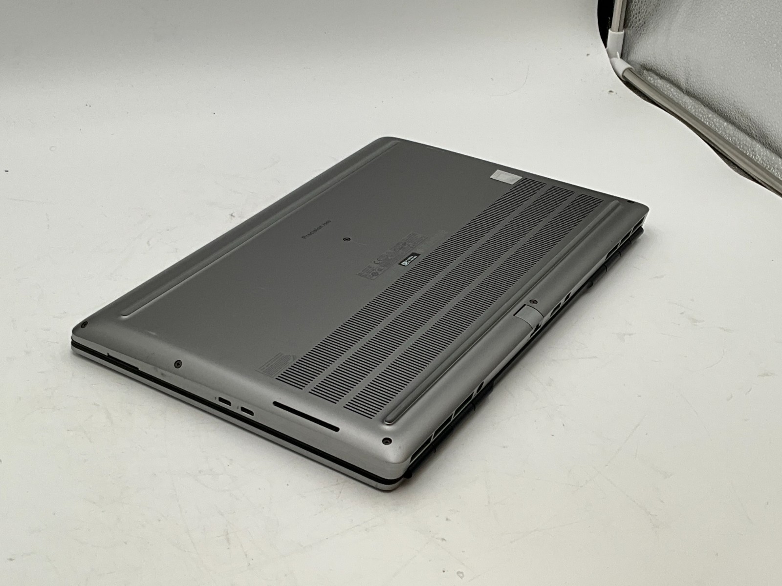DELL Precision 7560 i7-11850H 2.50g 32GB 1tb T1200 15.6″ WIN11 Laptop 7GYF2J3