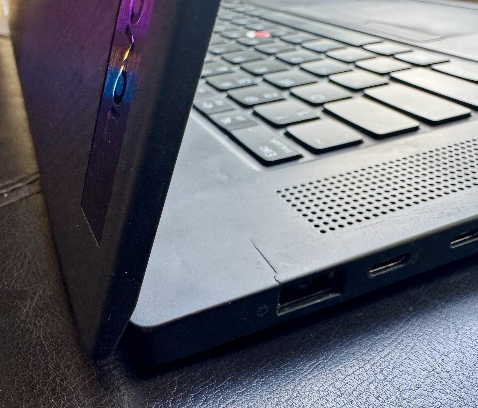 Thinkpad P1 Gen 5 i7-12700H 32GB 1TB RTX A2000 4k UHD Win11 — See Hinge Issue