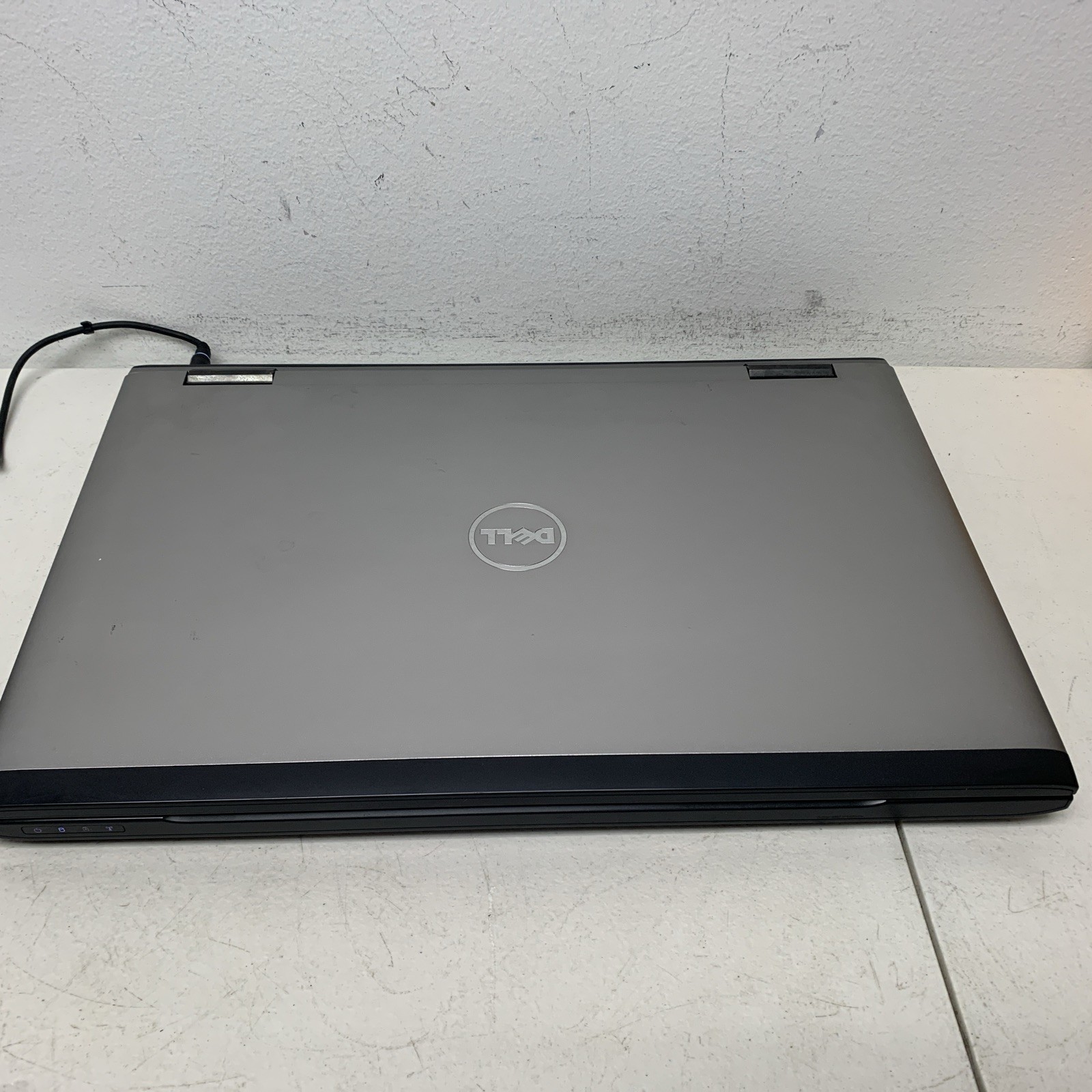 Dell Vostro 3750 17.3″ Intel Core i5-2410M2.30GHz 4GB Ram Wind 10 H Read Descrip