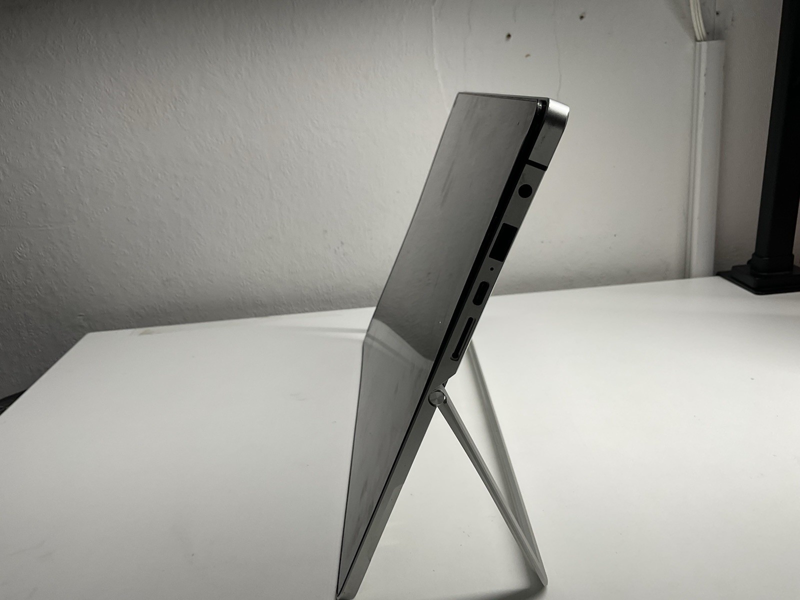 HP Elite X2 1012 G2 Tablet 12″ FHD I7-7600U 8GB *READ*