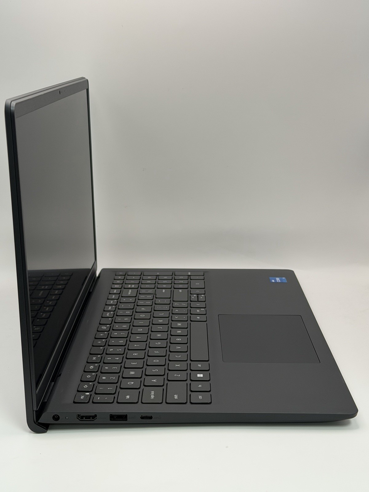 DELL PRO 15 ESSENTIAL PV 15250 15.6” Intel Core i5 16 Gb 512 SSD WIN 11 Pro