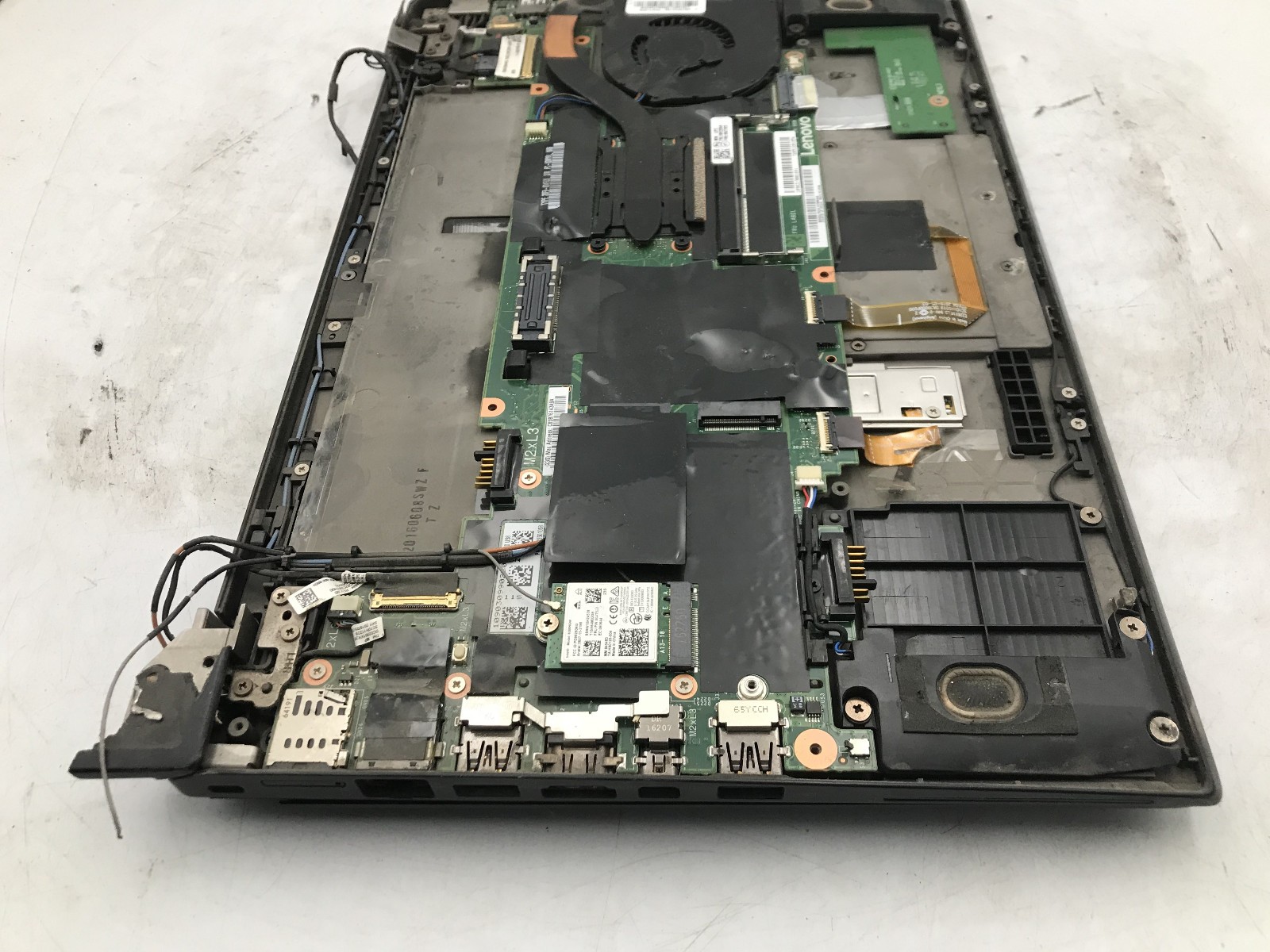 LENOVO THINKPAD T460S – FOR PARTS/REPAIR – INTEL I5 6TH GEN – NO RAM – READ – BB