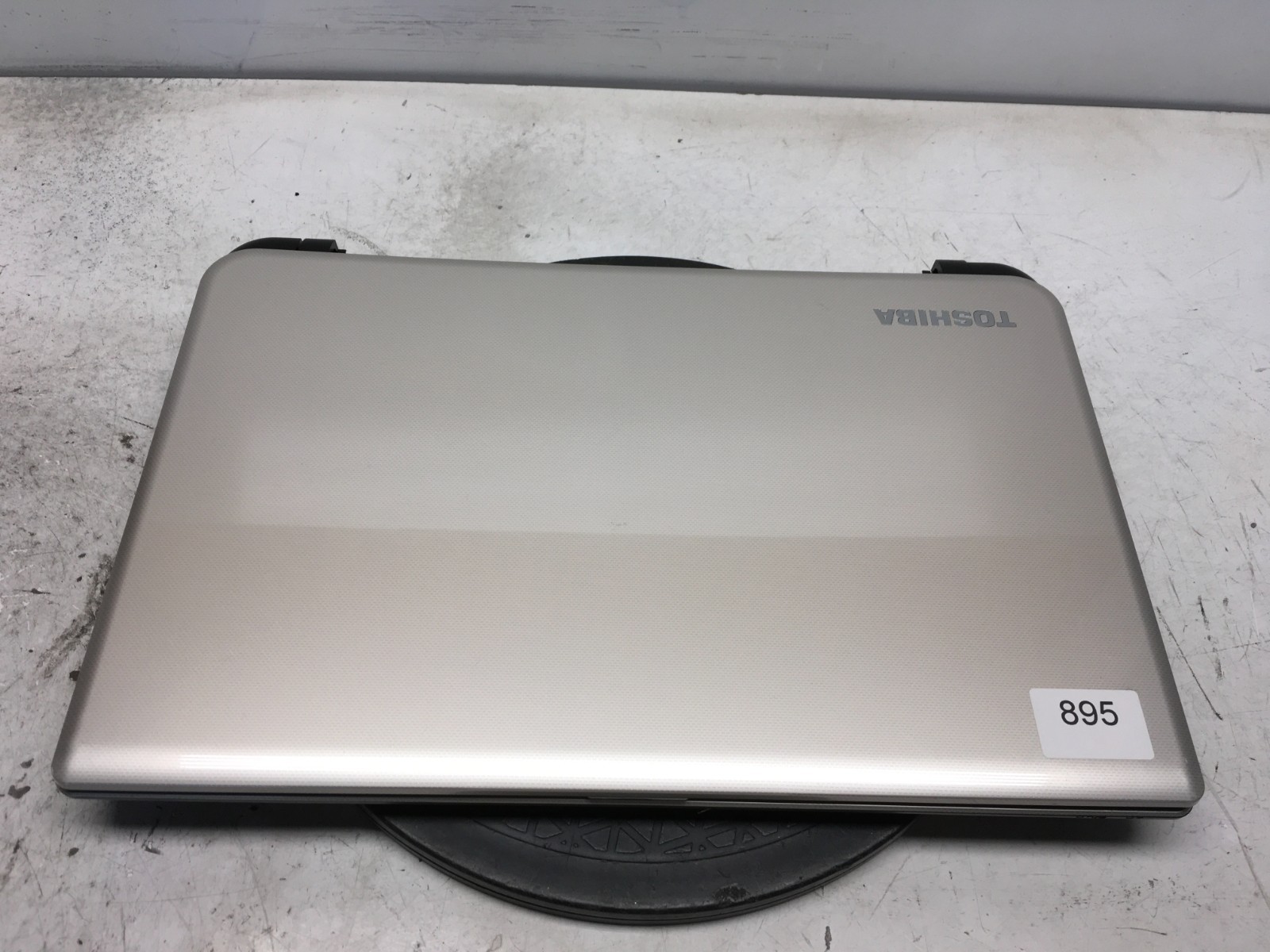 Toshiba Satellite L55T-B5334 Intel i7-4510U 2GHz 8 GB NO HDD