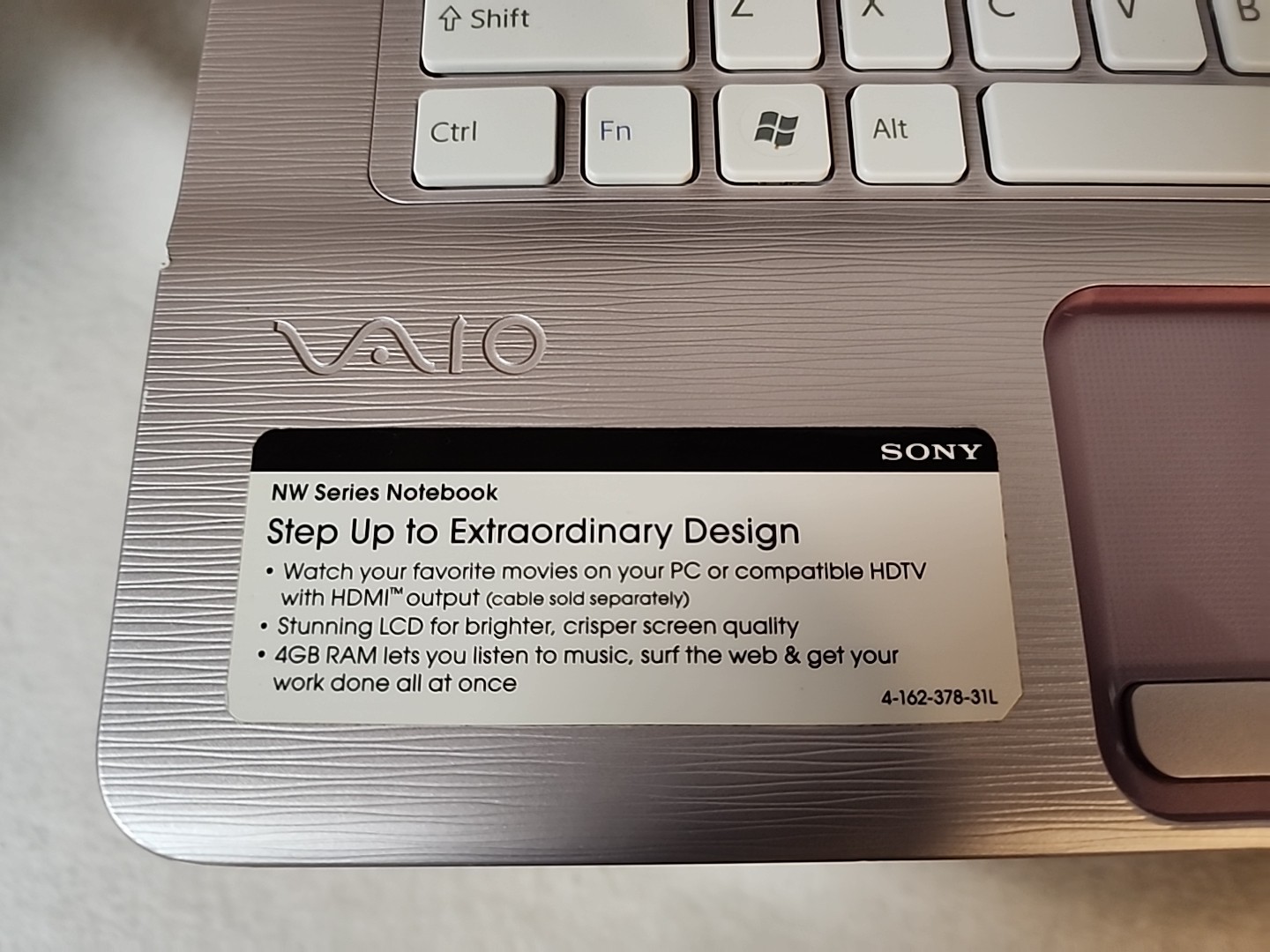 Sony VAIO PCG-7184L 15.6″ Laptop Pink With Black Base. For Parts Only No HD/RAM
