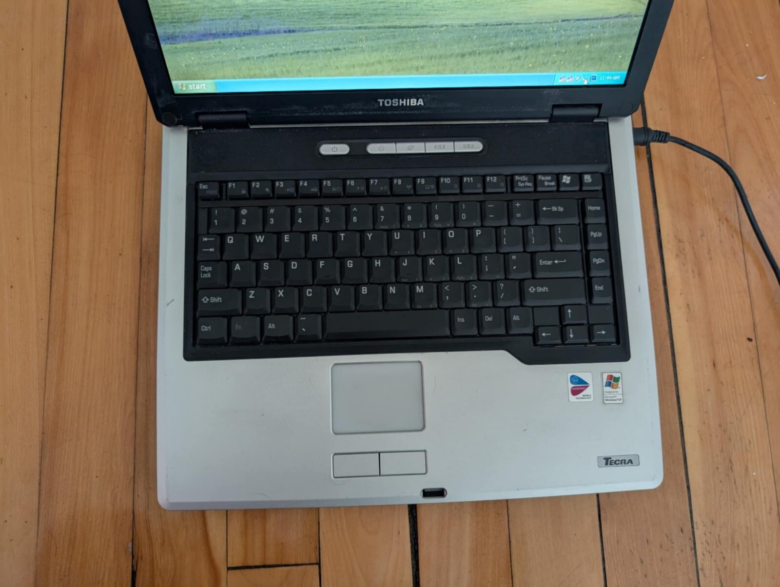 Vintage Toshiba Tecra A3X Intel Pentium 1.73GHz 2GB 60GB Windows XP Home Laptop2