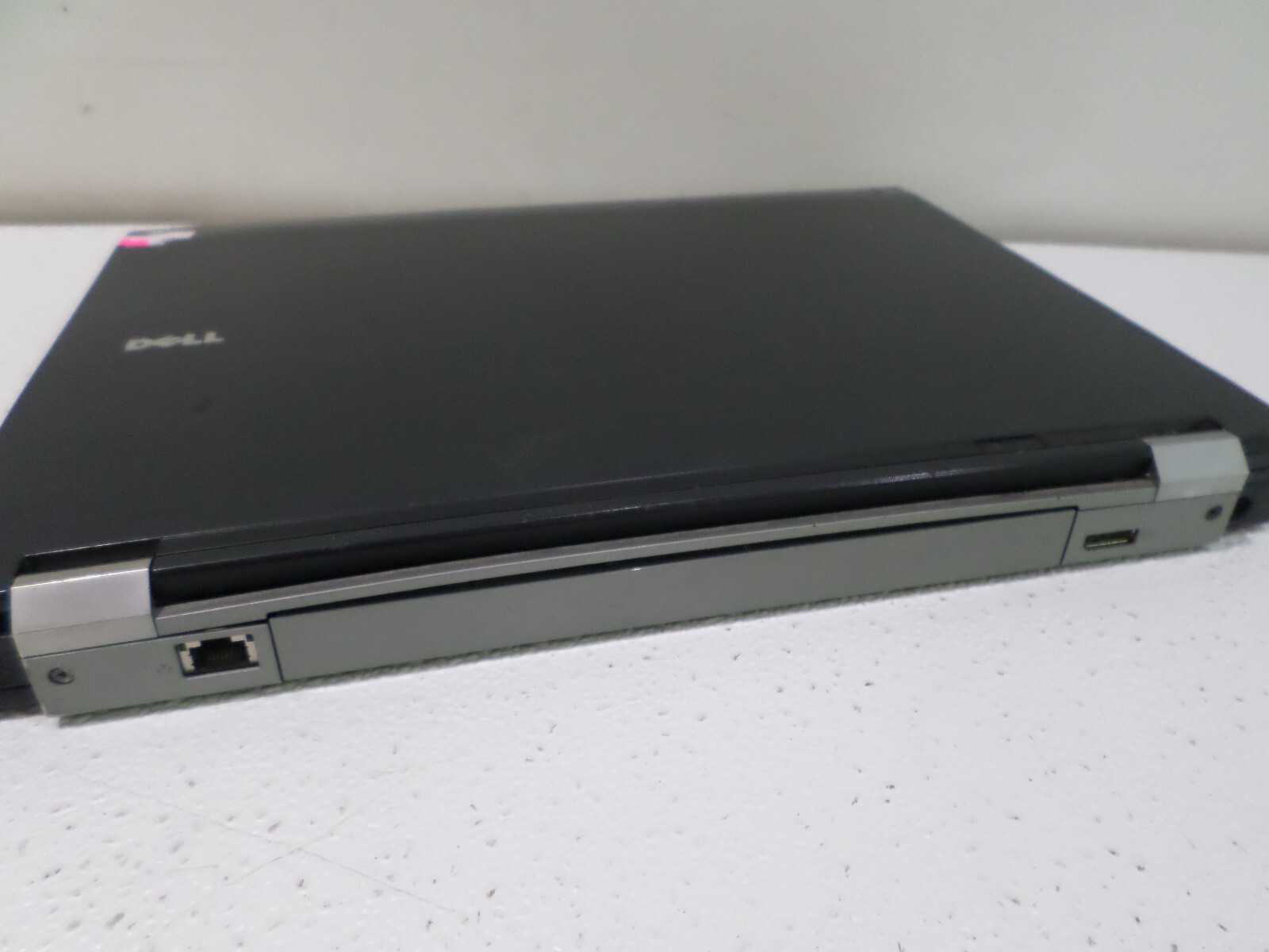 Dell Latitude E6500 Laptop – No HDD, Bad Bat, 2GB RAM, Intel Core 2 Duo P8700