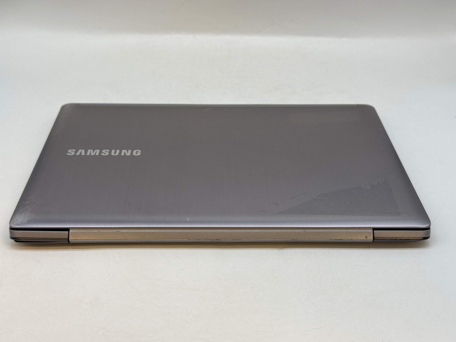 Samsung Laptop NP740U3E 13.3″ Core i5-3337U 4GB RAM 128GB SSD – Read!