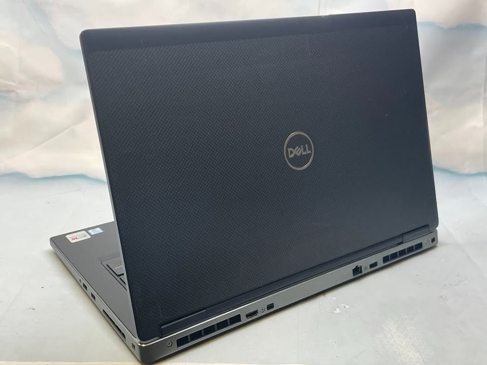 Dell Precision 7730, Xeon E-2176M, 16GB RAM, 512GB SSD, Quadro P3200 6GB GPU, 17