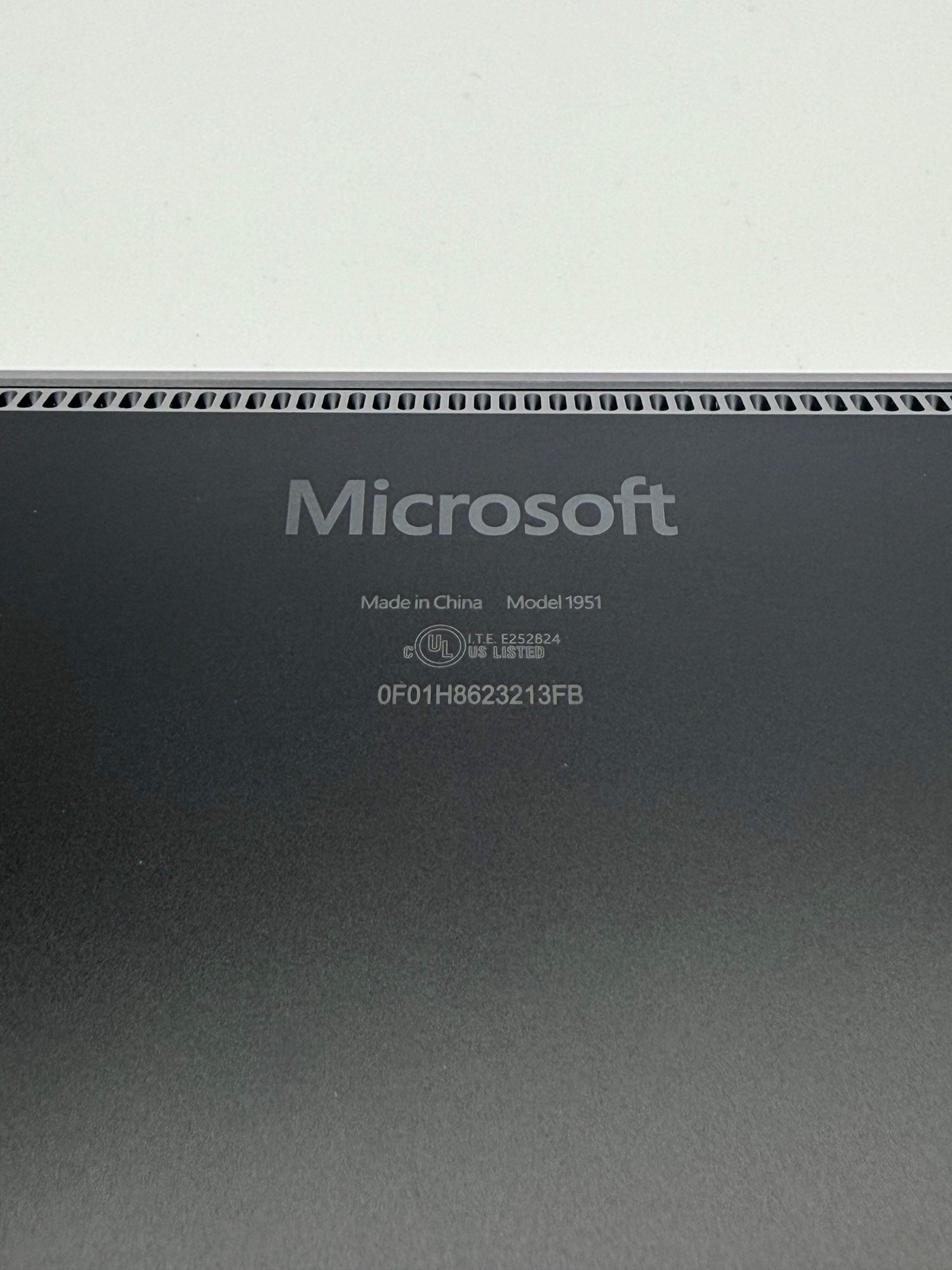 Microsoft Surface Laptop 5 1951 13.5 Inch Intel i7-1265U 32GB RAM 512GB SSD Blac