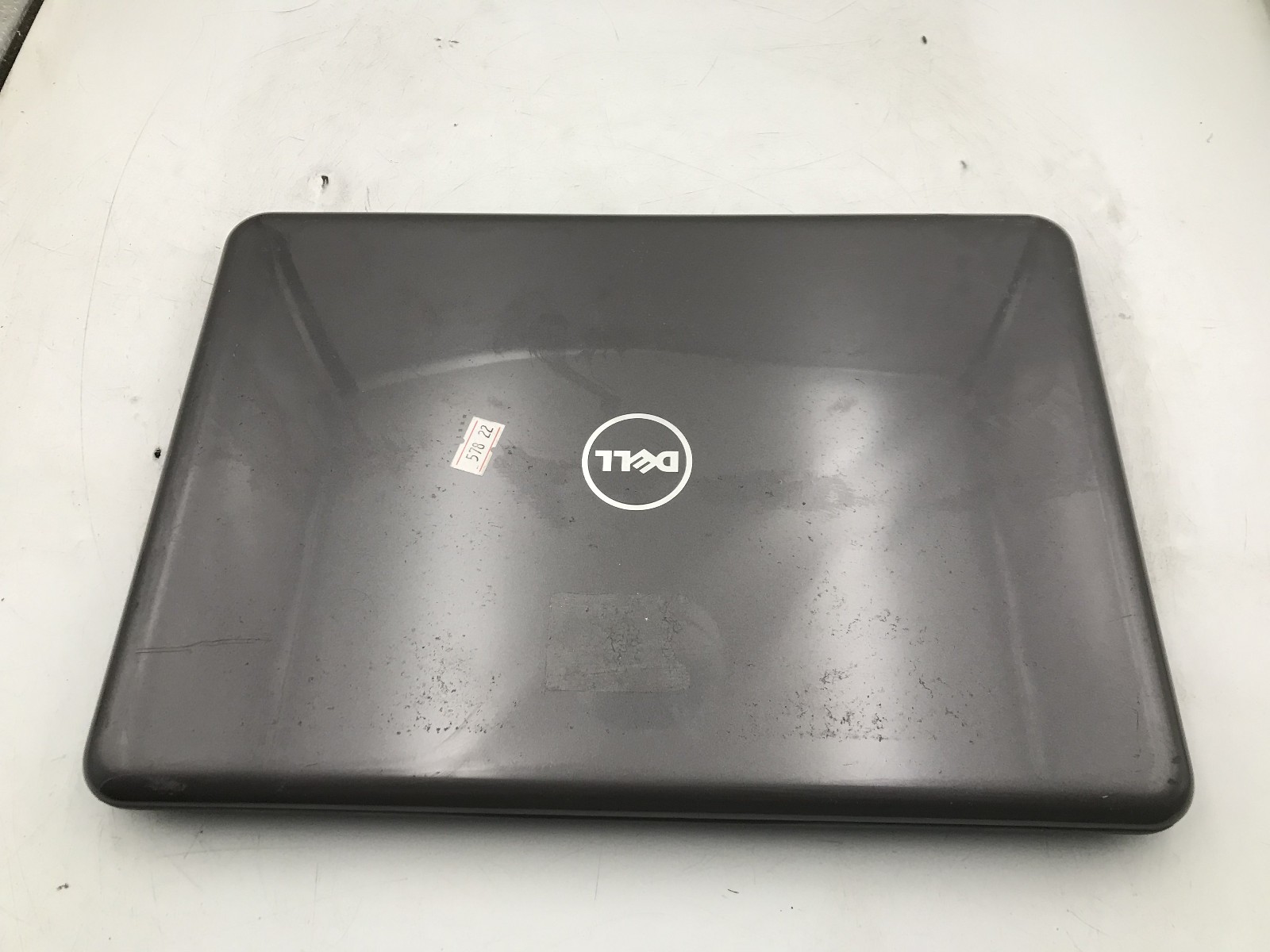 DELL LATITUDE 3380 – FOR PARTS/BAD LCD – INTEL CELERON – NO RAM – READ DESC – BB