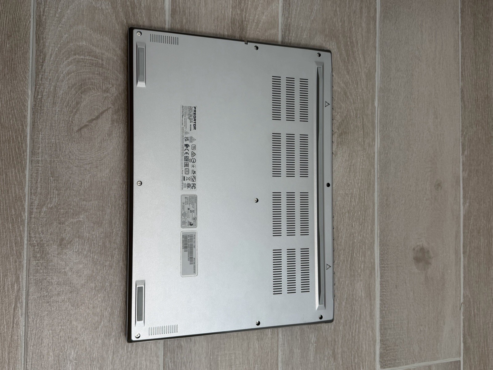 Acer Predator Triton 300 SE 16″ Core i7-12700H GeForce RTX 3060 8GB 1TB NVMe