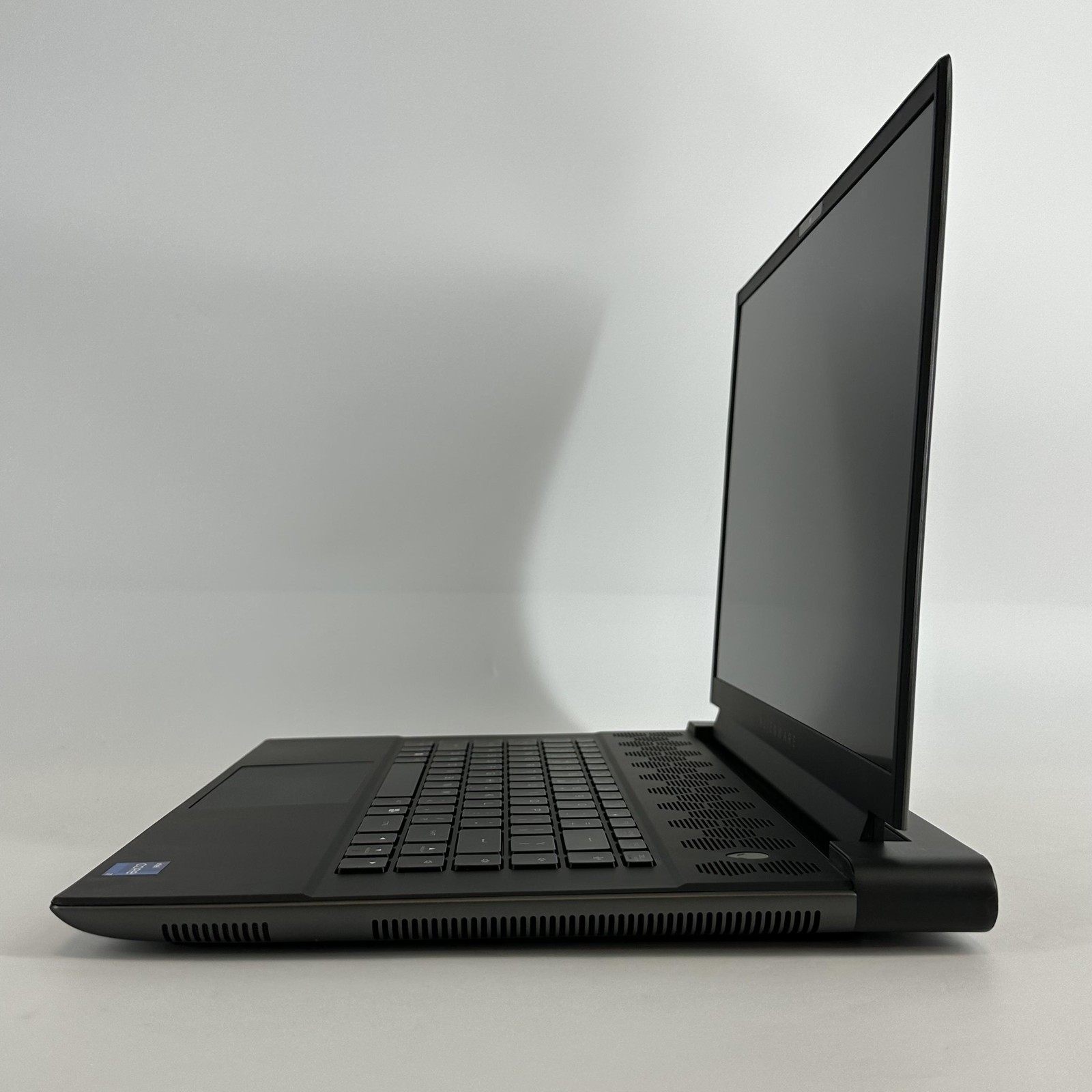 Dell Alienware M16 R1 165Hz QHD+ 2.1 GHz i7-13700HX 16GB 1TB SSD RTX 4070 Good