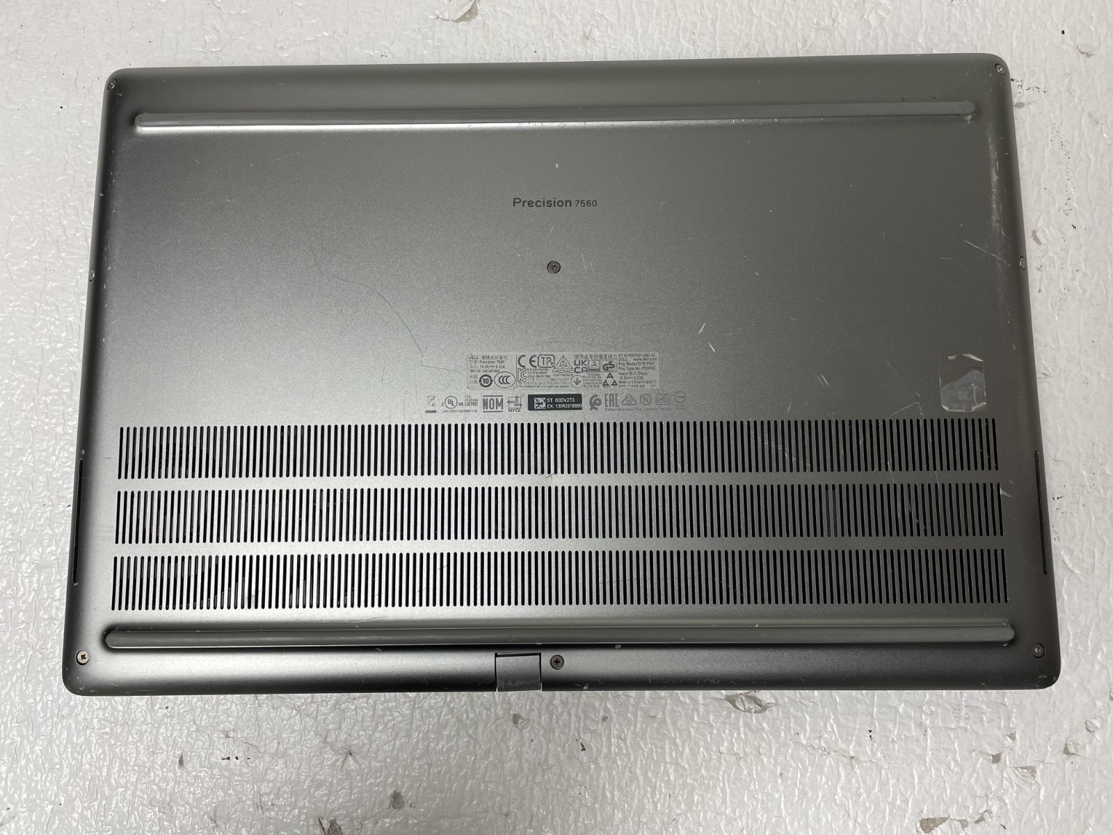 Dell Precision 7560 15.6″ Intel i9-11950H @2.60GHz 32GB RAM NO SSD For Parts