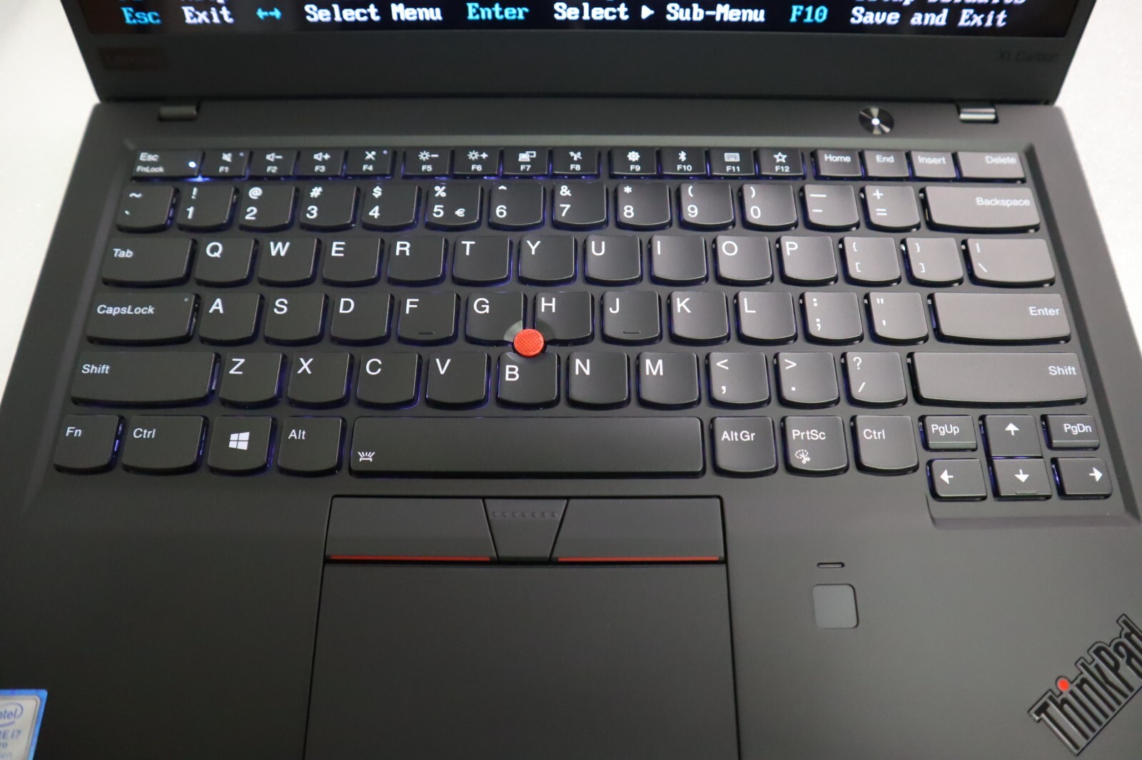 US English, 4TB SSD, Lenovo Thinkpad X1 Carbon G6 i7-8650U 14″ WQHD-HDR 16GB LTE