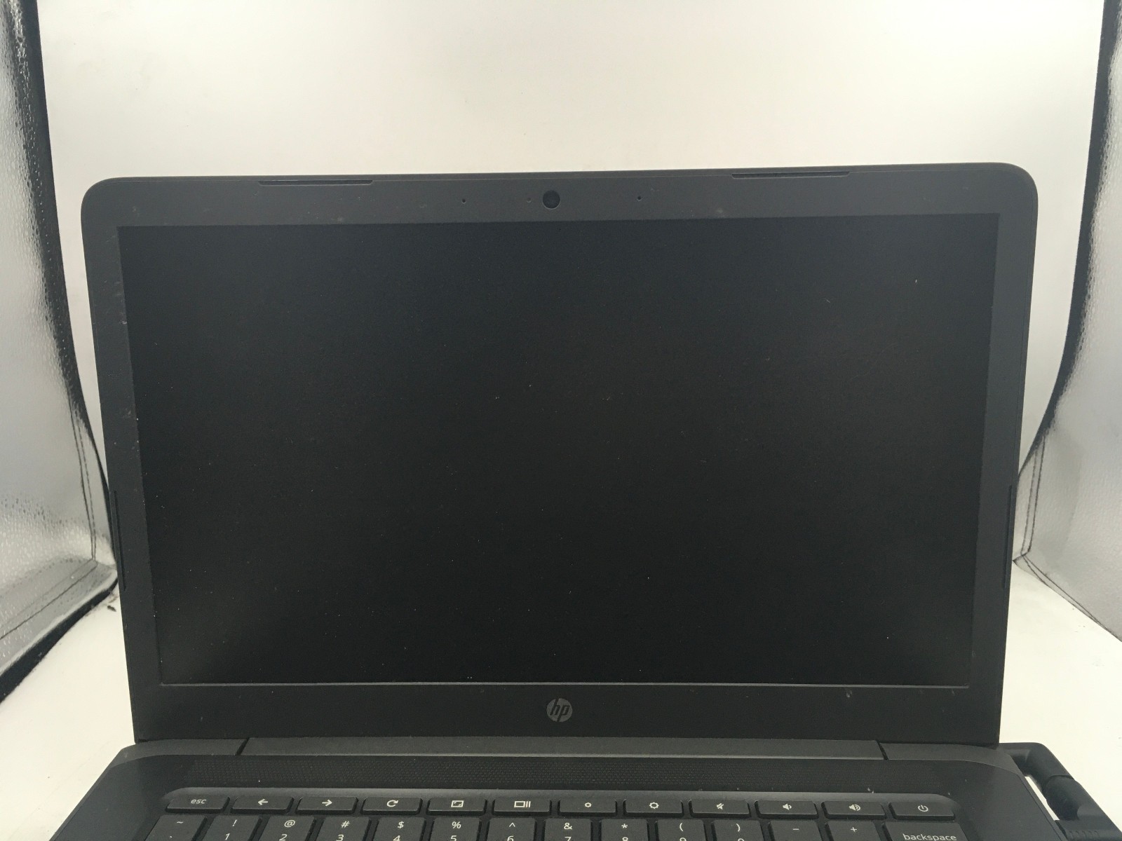 HP CHROMEBOOK 14 G5 -LOT OF 2- BOOTS TO OS/FOR PARTS – INTEL CELERON -READ- BB