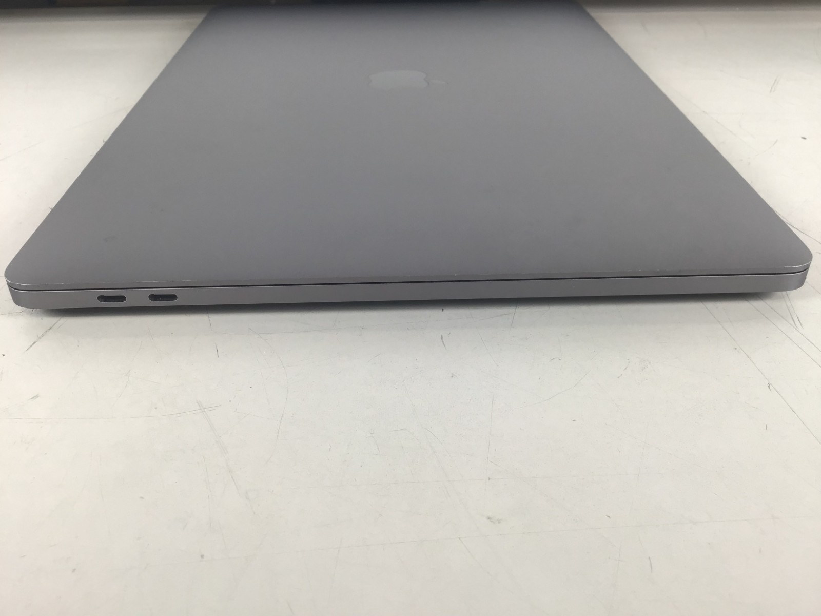 Lot of 2 Apple MacBook Pro 16″ A2141 i7-9750H 2.6GHz 16GB RAM 500B NVMe Gray~III