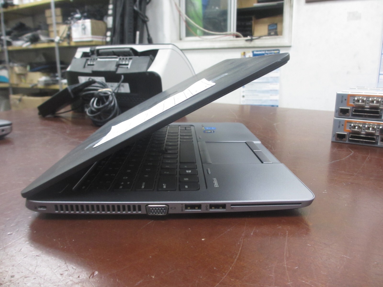 HP EliteBook 840 G2 14″ i5-5300U 2.30GHz 8GB 256GB SSD Laptop w/ AC [NO OS]
