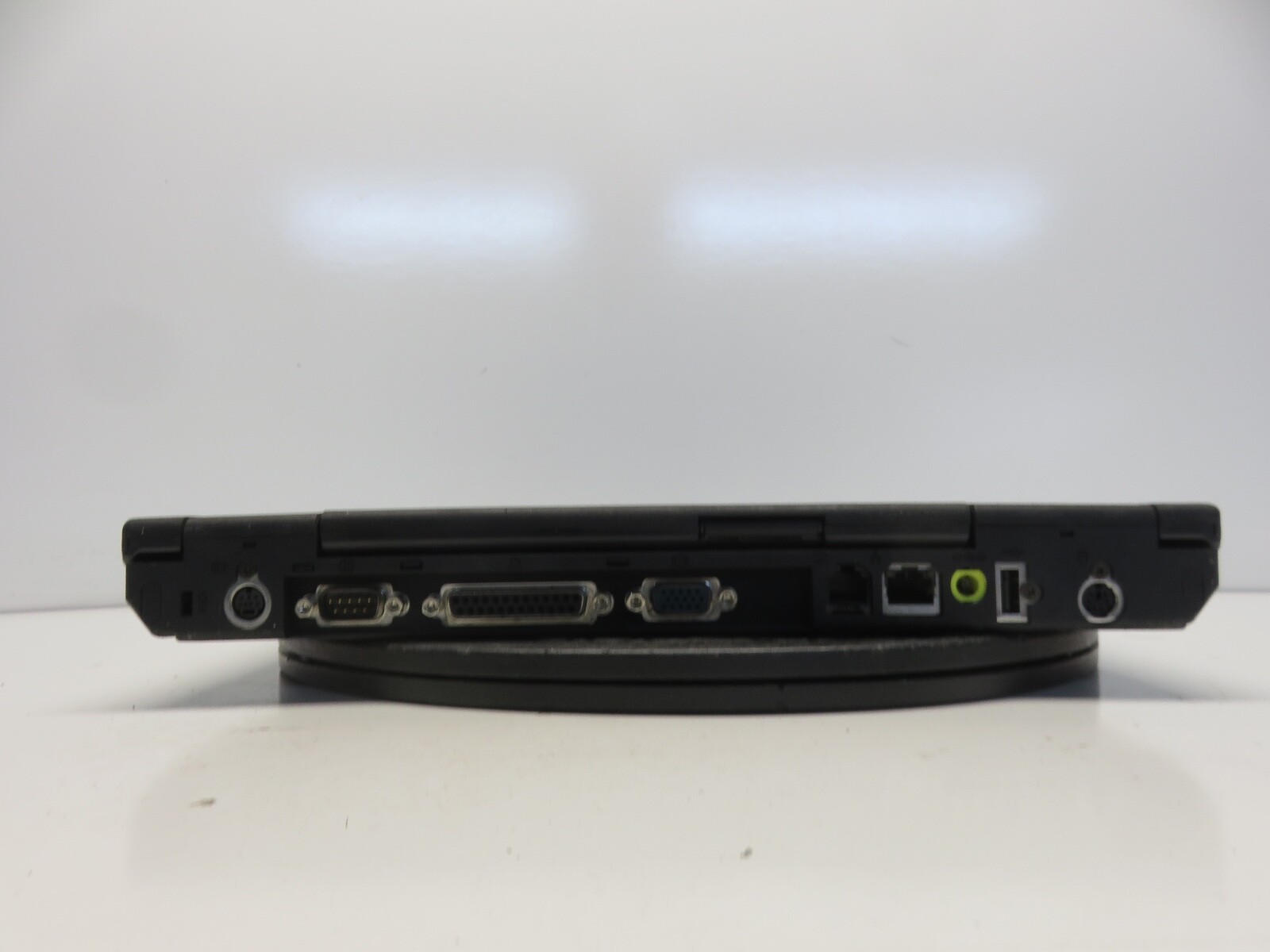 IBM ThinkPad T21 Intel Pentium III 800MHz 64 MB NO HDD No Batt