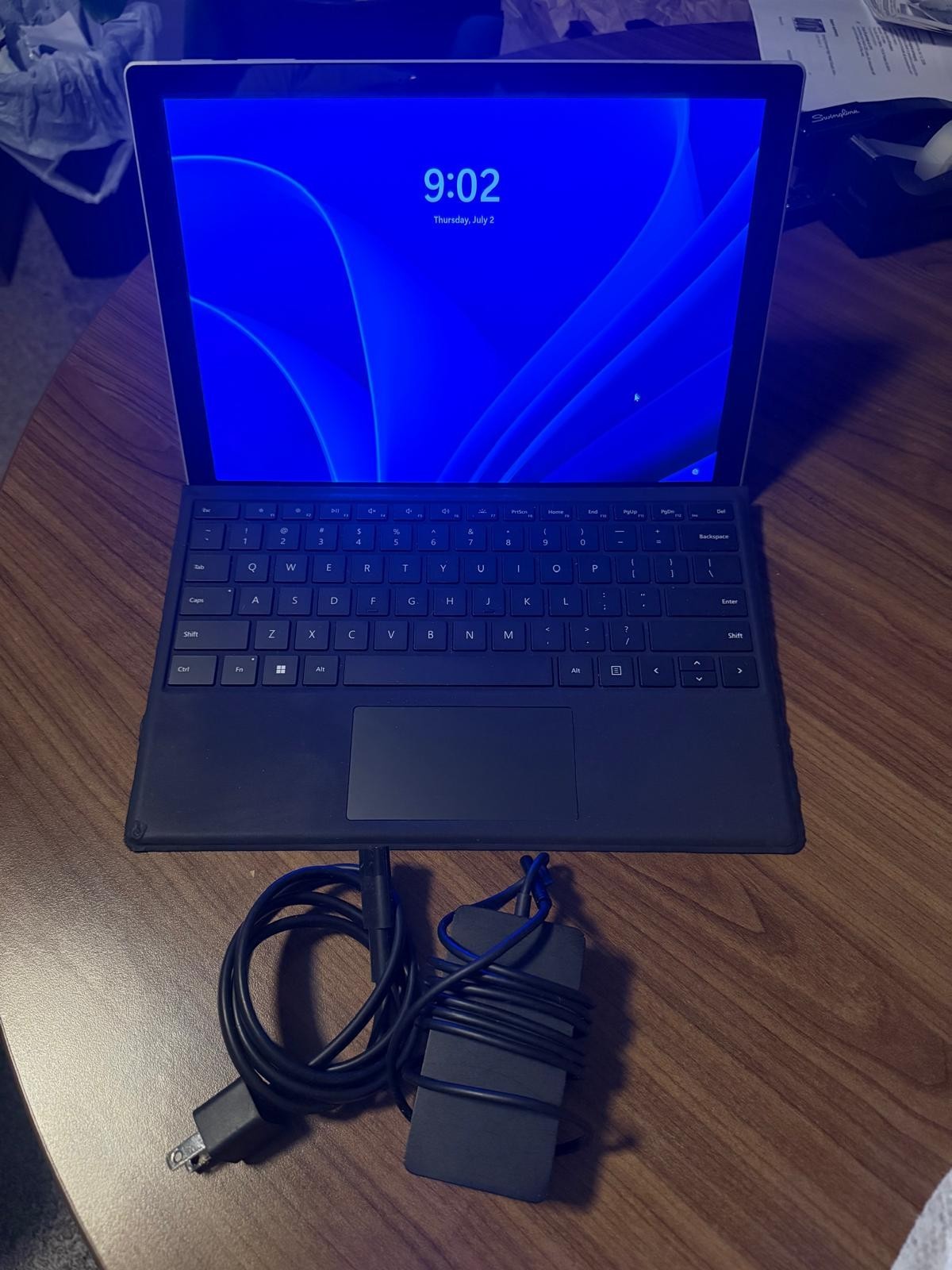 Microsoft Surface Pro 7+ i3-1115G4 8GB RAM 128GB SSD Win11 + Keyboard Charger