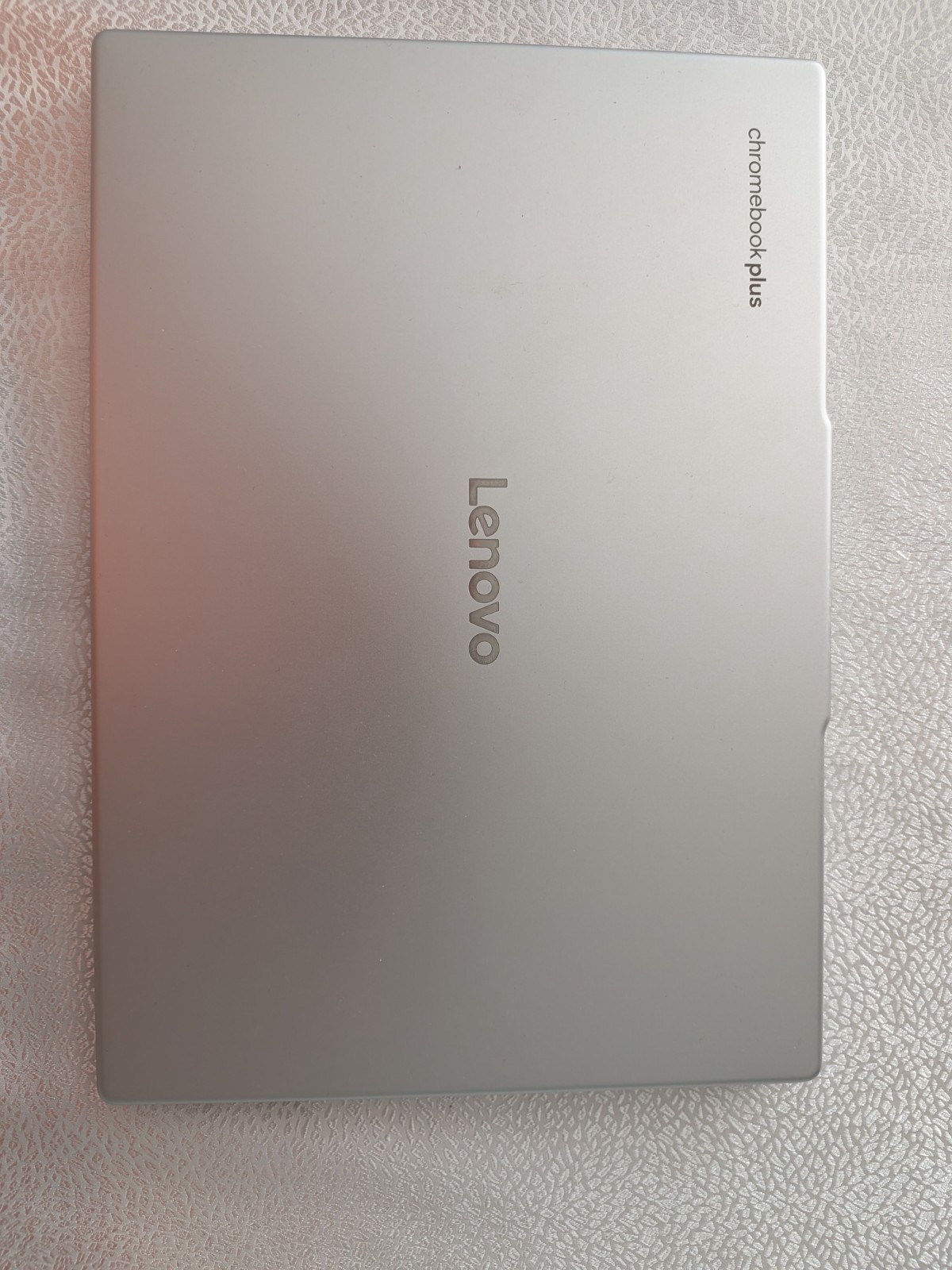 Lenovo – Chromebook Plus 14″ OLED 2K – MediaTek – 16GB RAM – 256GB Storage