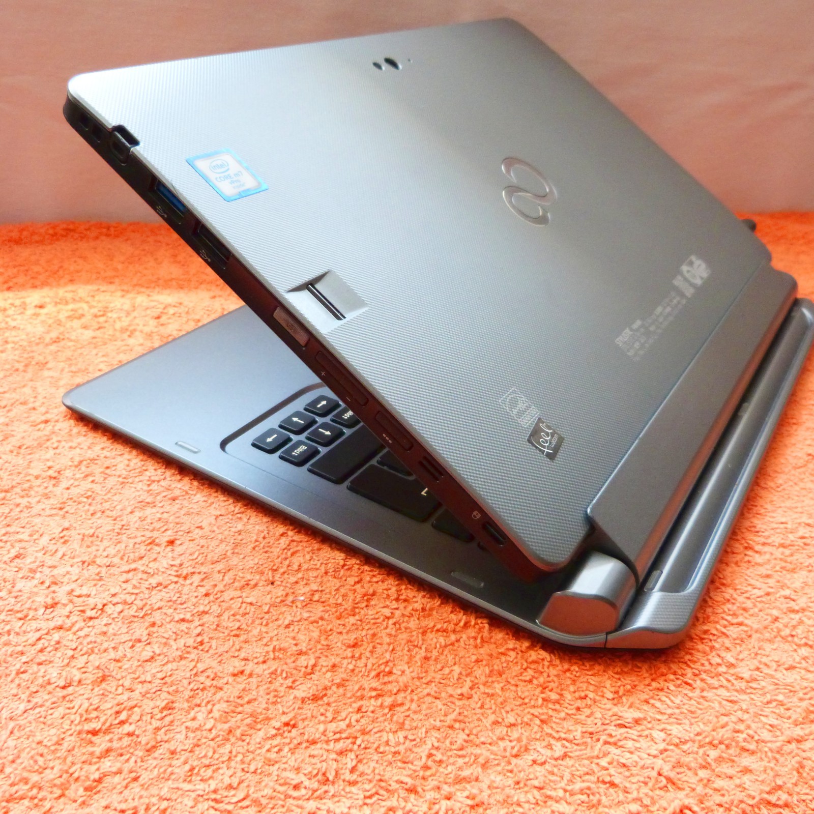 Fujitsu Q616 PRO Convertible Tablet PC 11″ TOUCH l Core M7 Windows 10 SSD