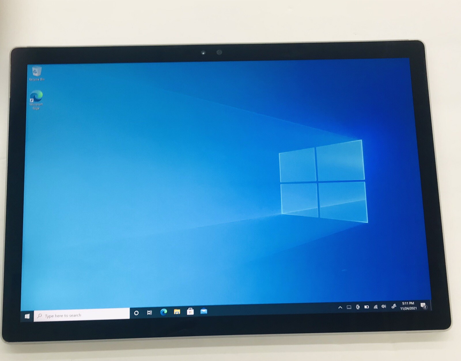 13.5″ Microsoft Surface Book 1703 2-in-1 i5-6300U 8GB Ram 128GB SSD