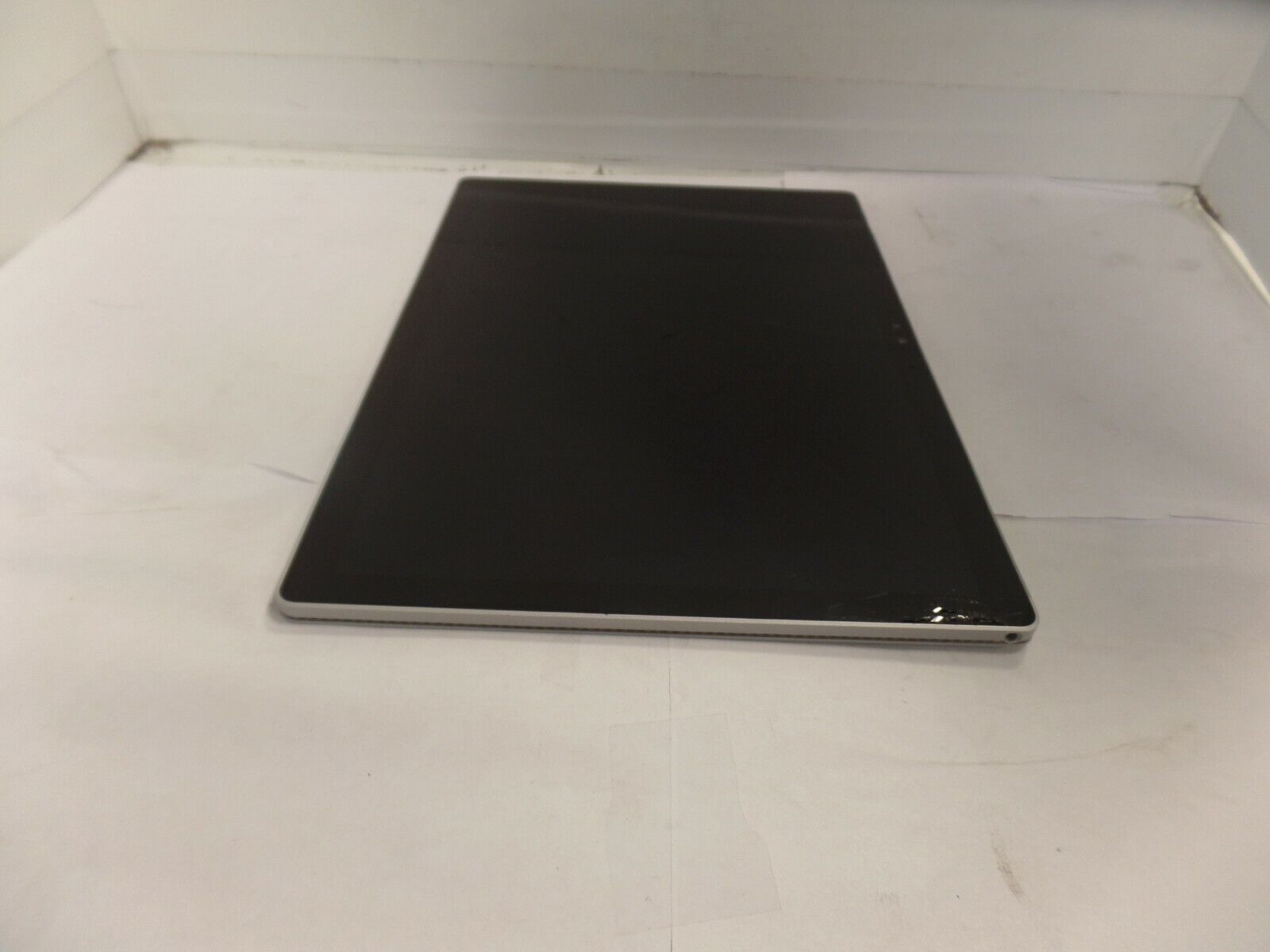 Microsoft Surface Book 1 1703 13″ i7 16GB 1TB SSD ***AS IS NO POWER/CRACKED***