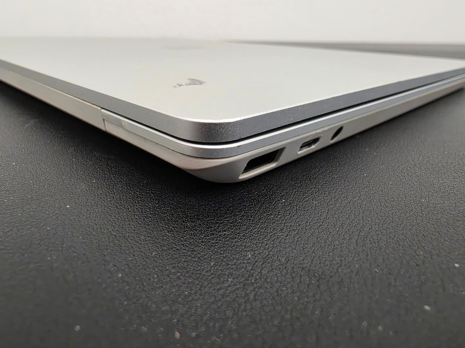 Microsoft Surface Laptop Go 2 – 12.4″ – i5-1135G7 16 GB Ram 256GB SSD Win 11