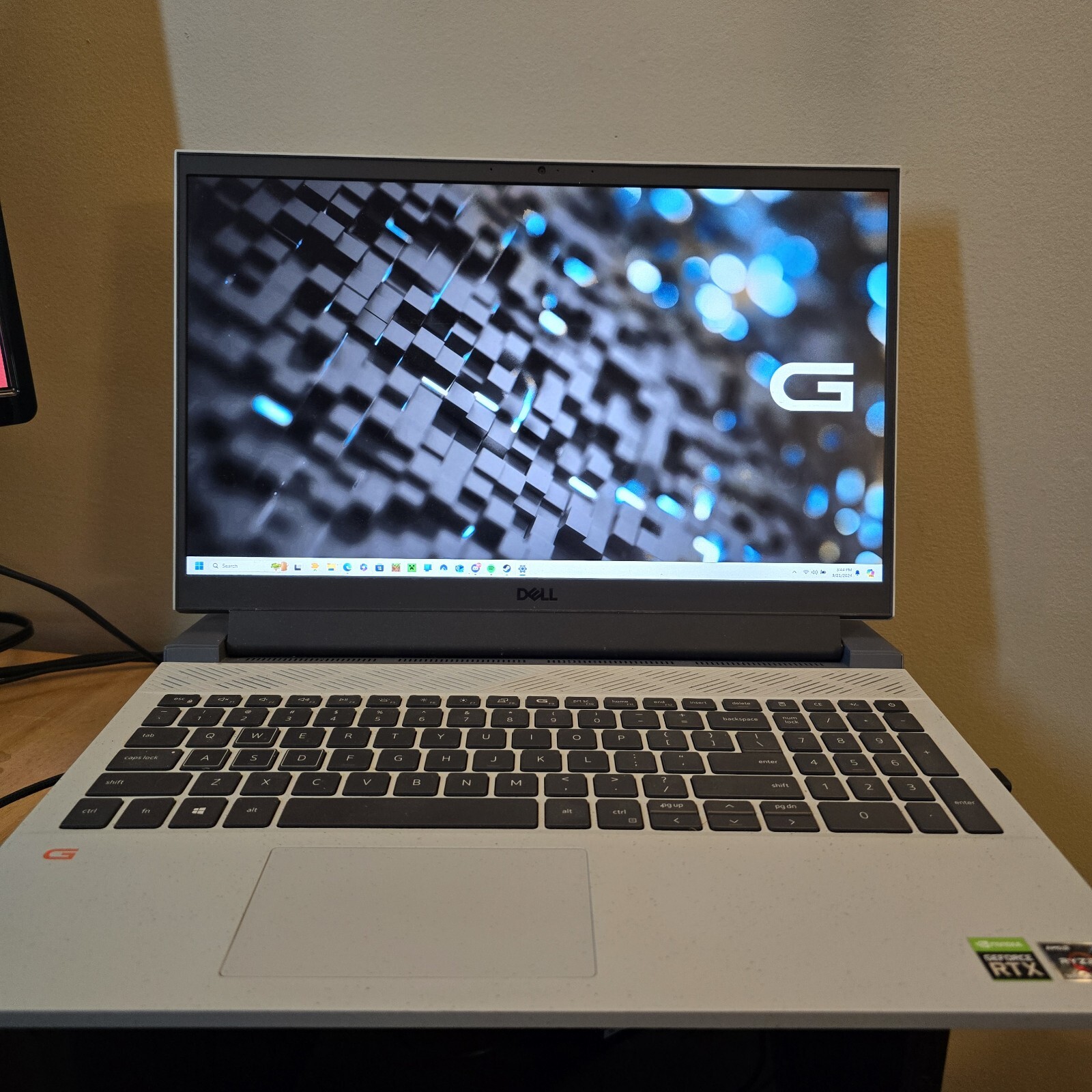 Dell G5 15 5515 Ryzen 7 15.6″ (12GB SSD, AMD Ryzen 7, 3.2GHz, 16GB RAM,…