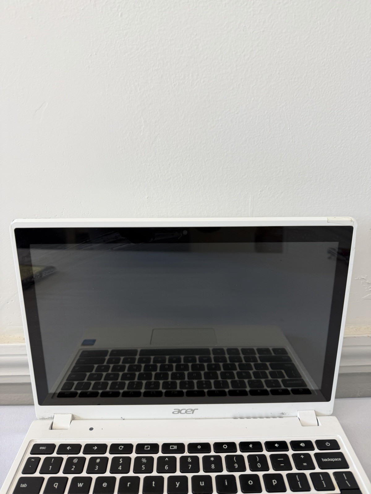 Acer Chromebook C720P-2600 Laptop – Intel Celeron 2955U – RAM 2GB – Read Descrip