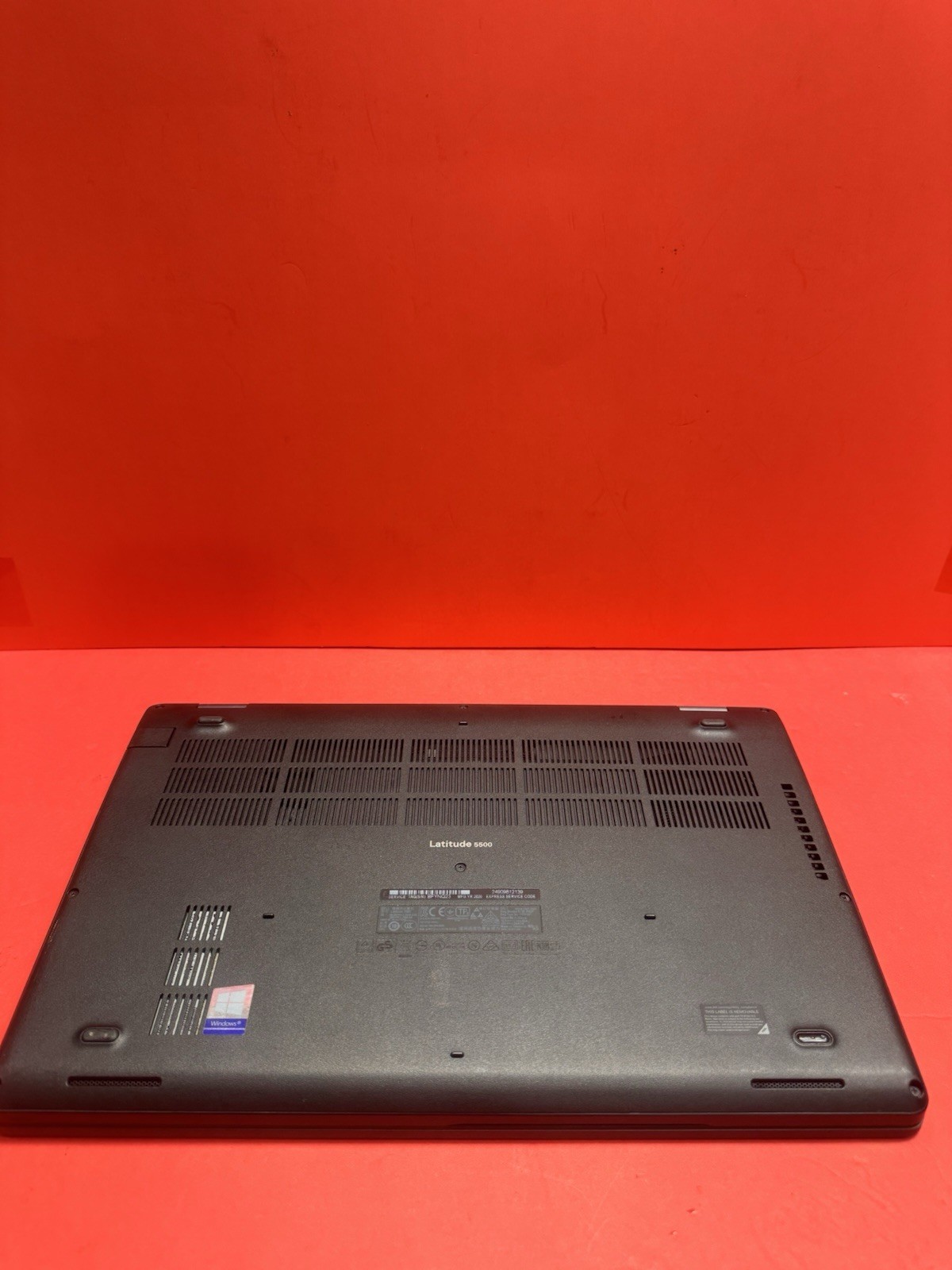 Dell Latitude 5500 15.6″ 8th i5 1.60GHz 8GB 256GB NVME Window 11pro