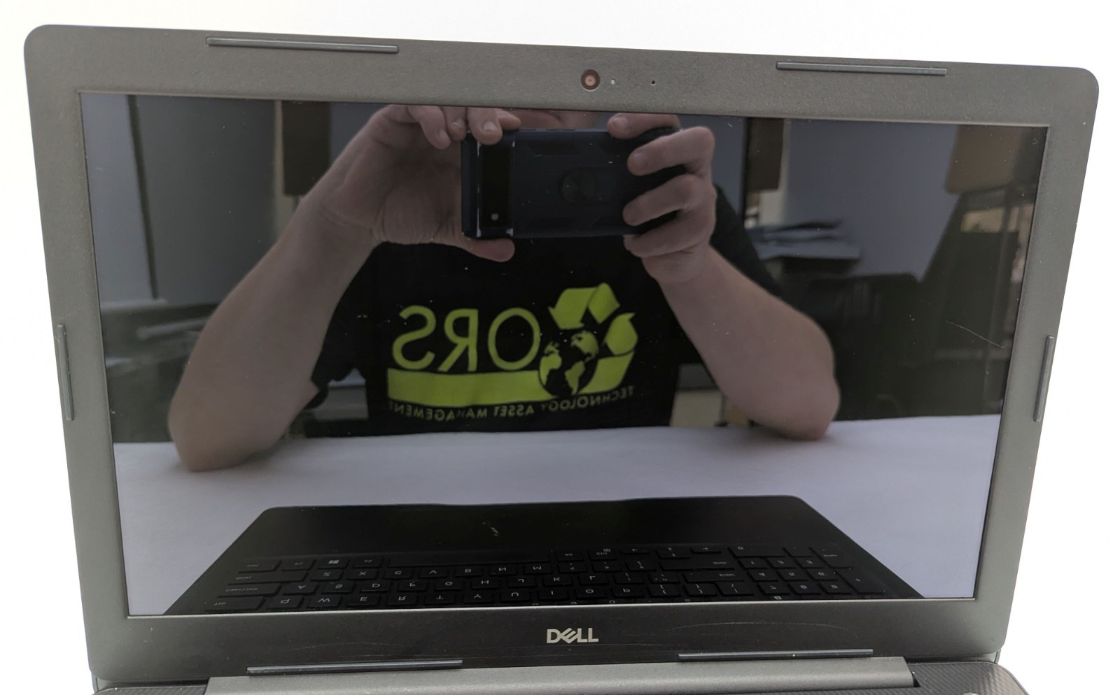 Incomplete Dell Inspiron 3585 15.6″ Touch Laptop Ryzen 3 2200U 2.50GHz 8GB RAM
