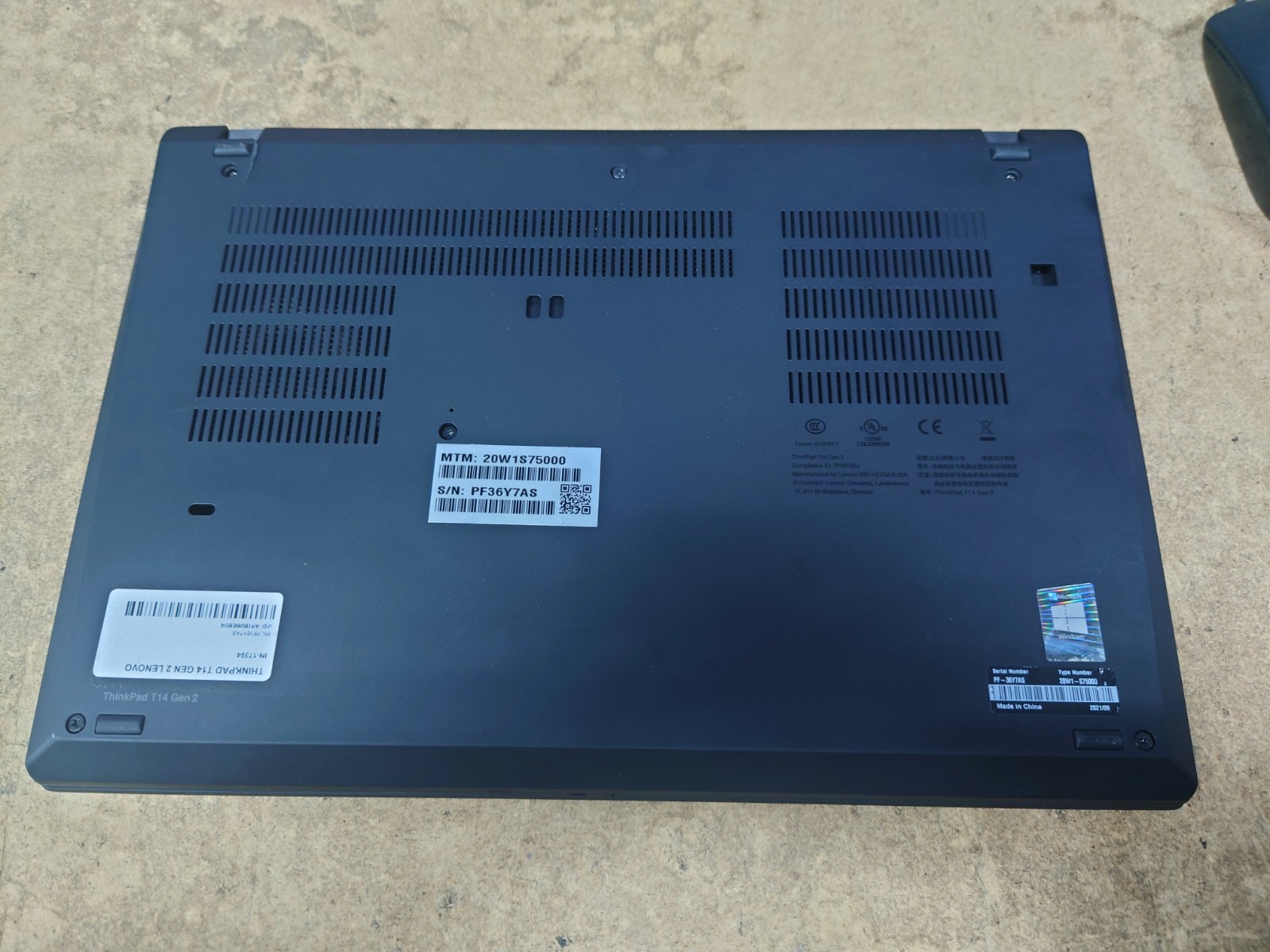 Lenovo ThinkPad T14 Gen 2 14″ UHD i5-1145G7 16GB RAM 512GB SSD MX450 NO OS