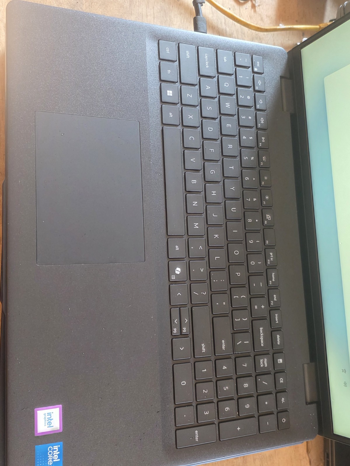 Dell Dc16250 16″ Touch Intel® Core™ 7-150U, 10 cores 1 TB SSD 16 GB DDR5 Good B